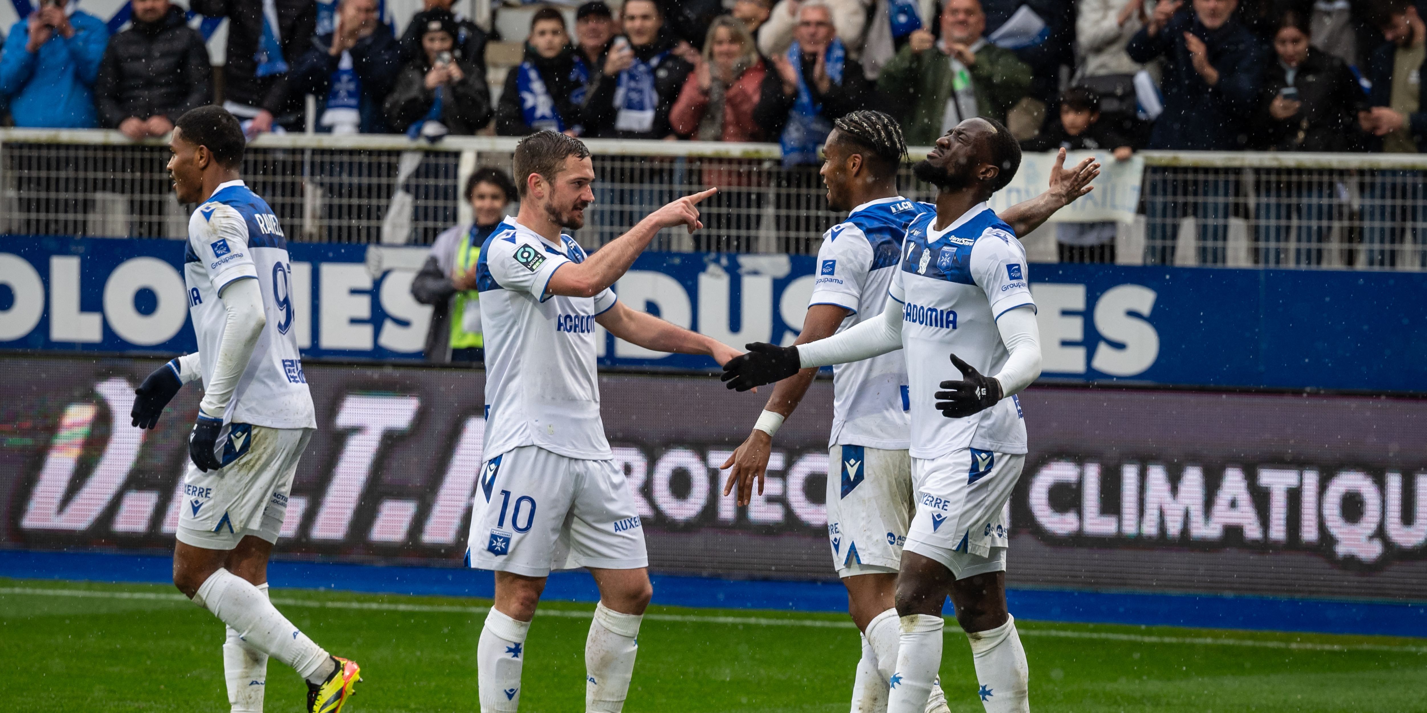 FBL-FRA-LIGUE2-AUXERRE-PARIS FC