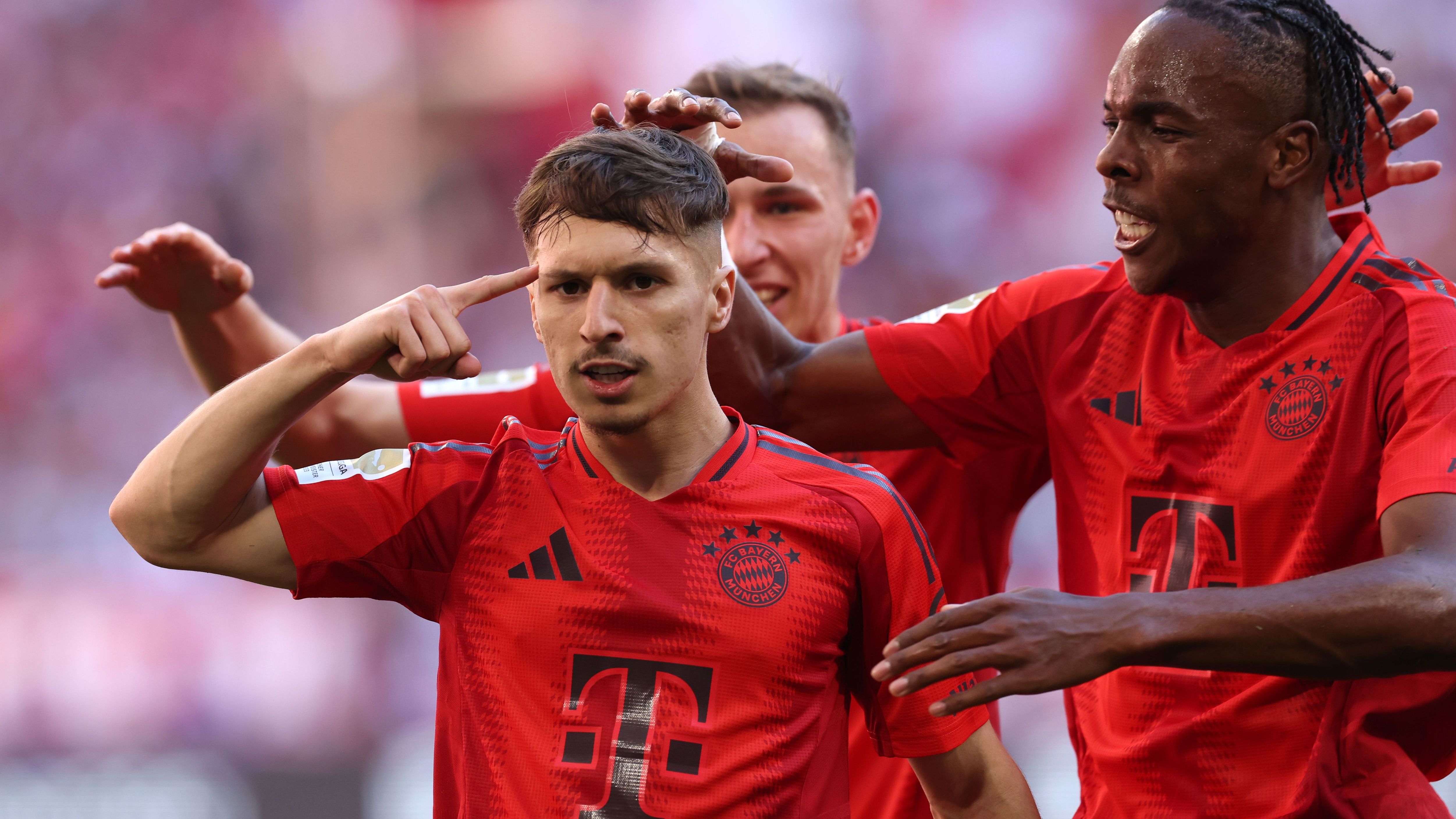 FC Bayern München v VfL Wolfsburg - Bundesliga