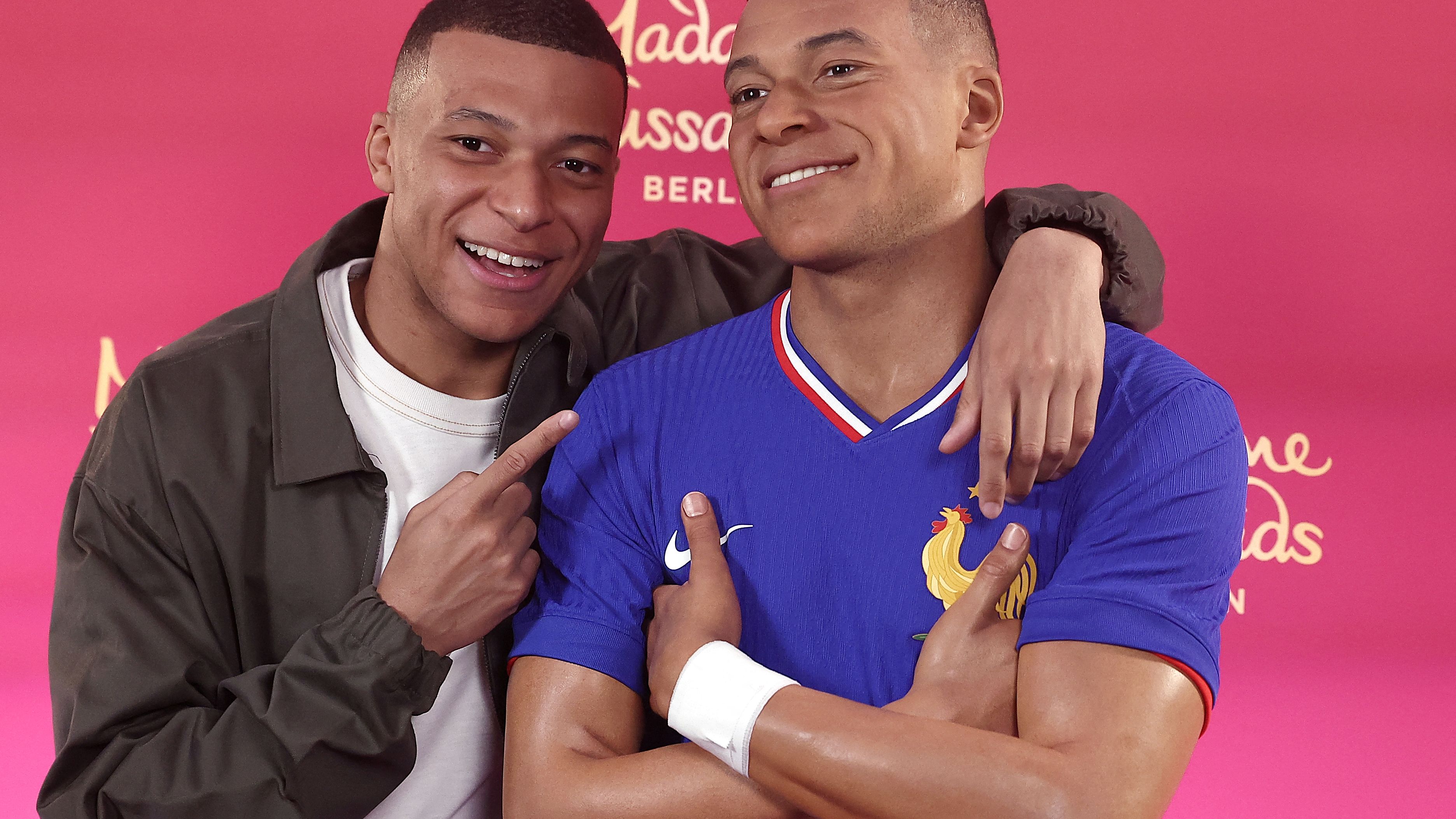 TOPSHOT-FBL-FRA-MBAPPE-WAX-TUSSAUDS