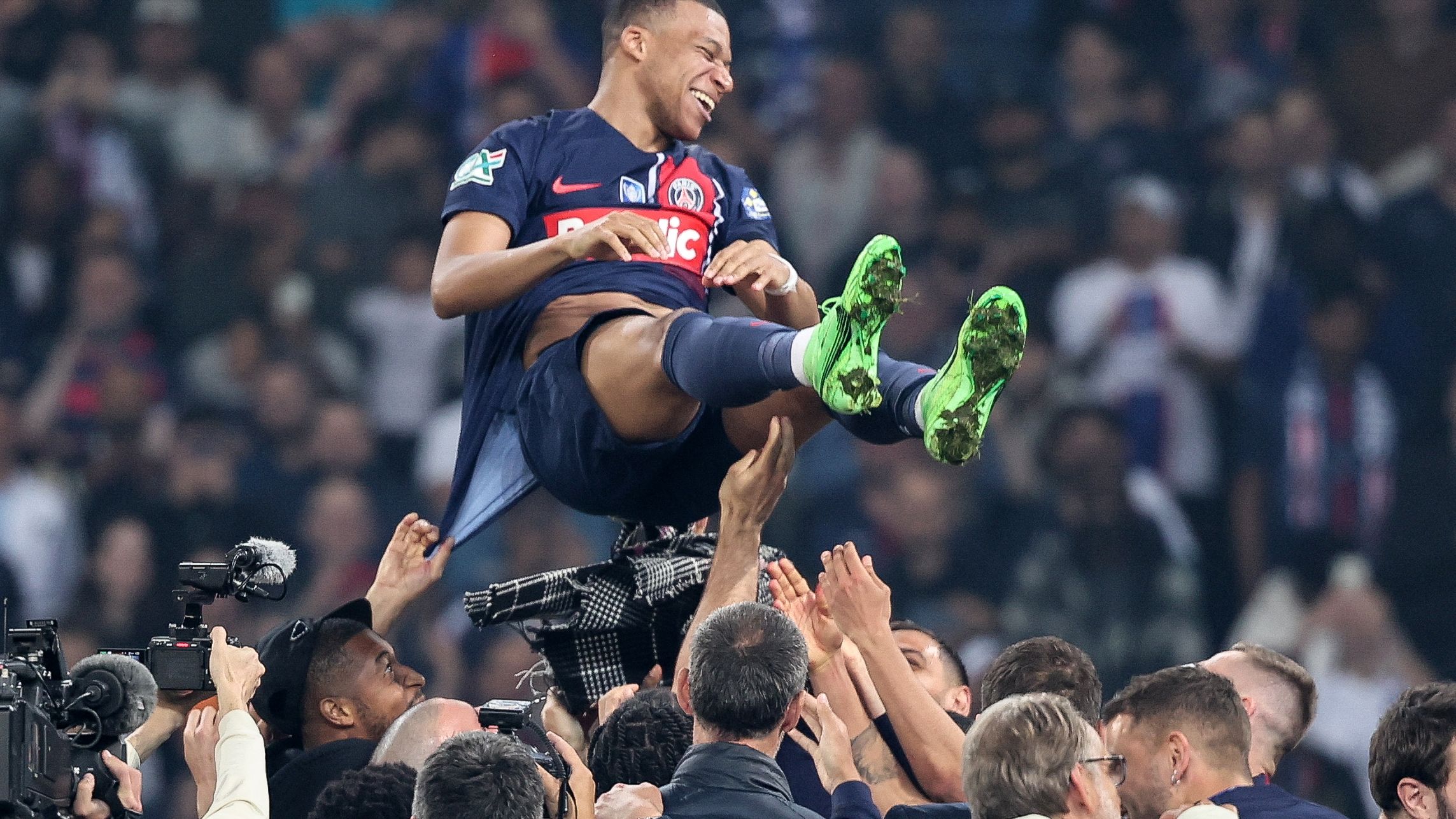 TOPSHOT-FBL-FRA-CUP-LYON-PSG