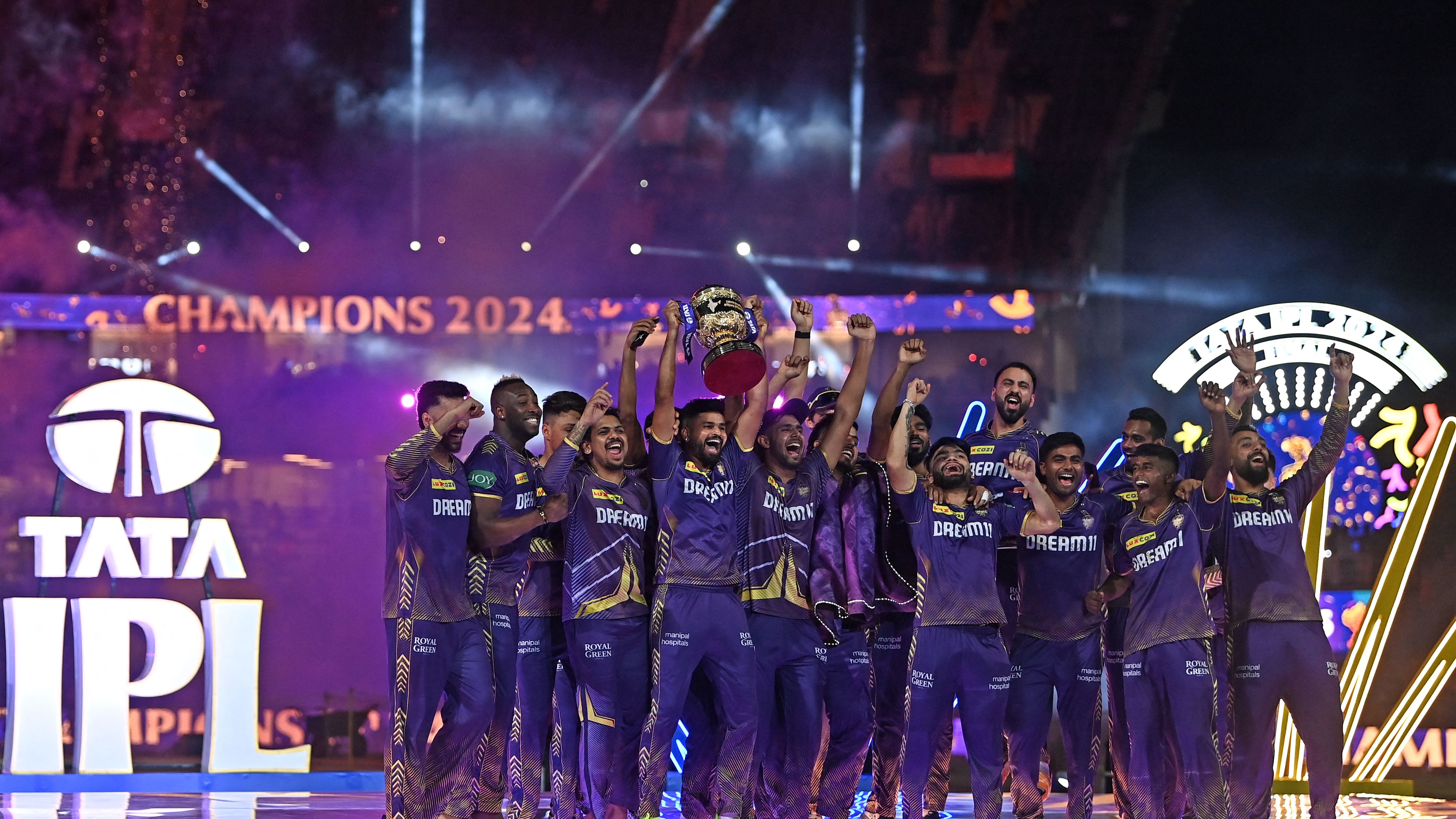 CRICKET-IND-IPL-T20-HYDERABAD-KOLKATA-PODIUM
