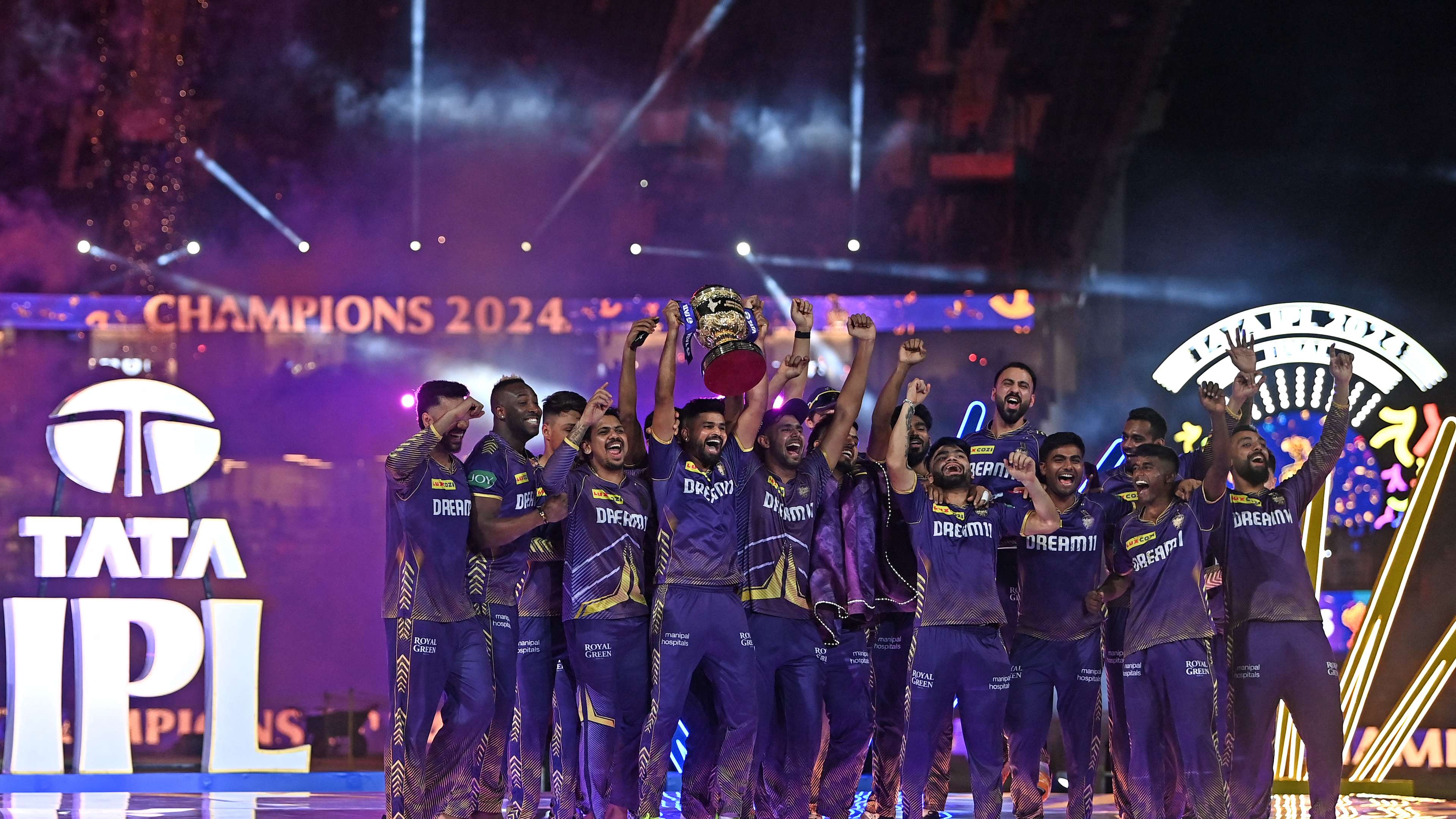 CRICKET-IND-IPL-T20-HYDERABAD-KOLKATA-PODIUM