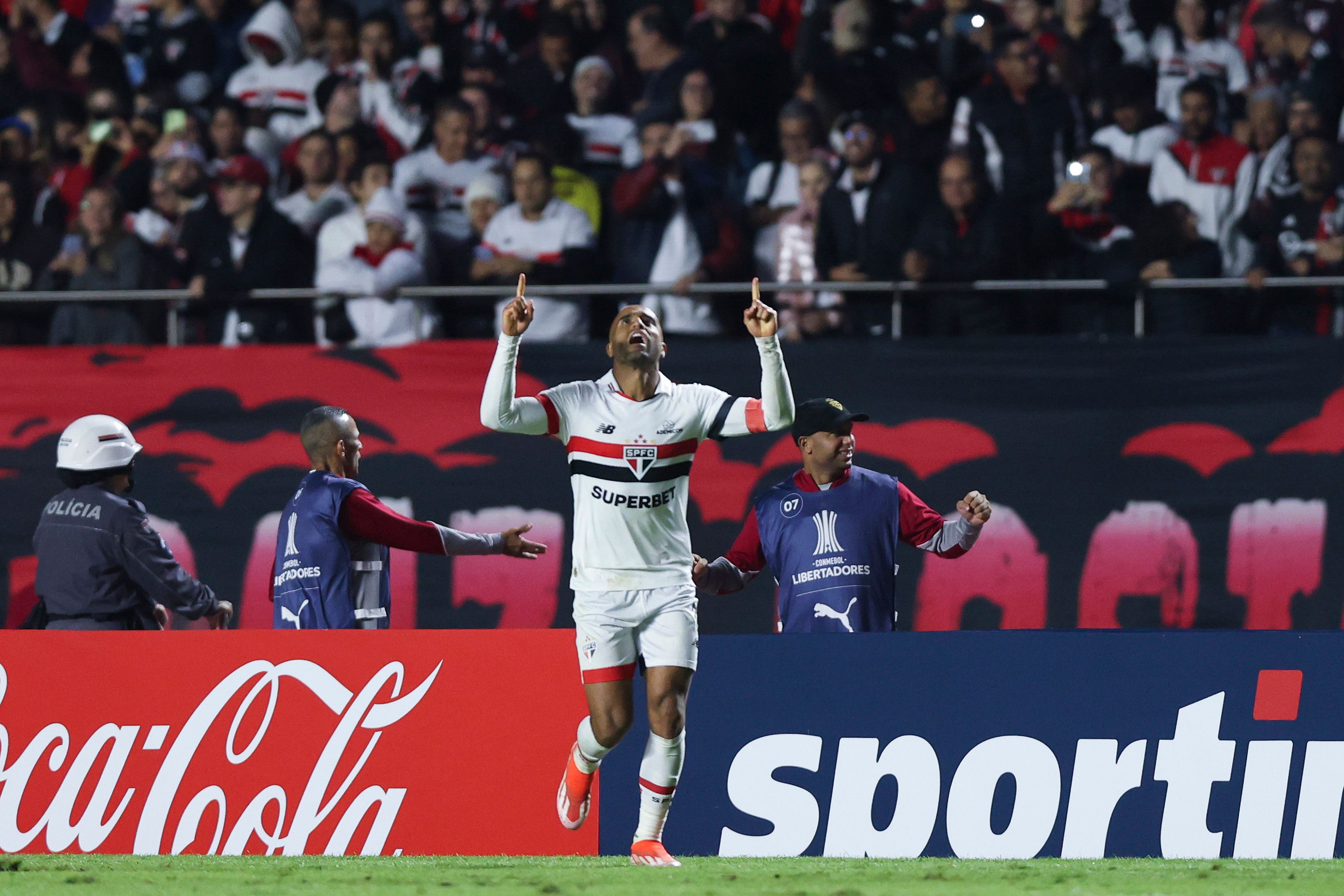 Sao Paulo v Talleres - Copa CONMEBOL Libertadores 2024