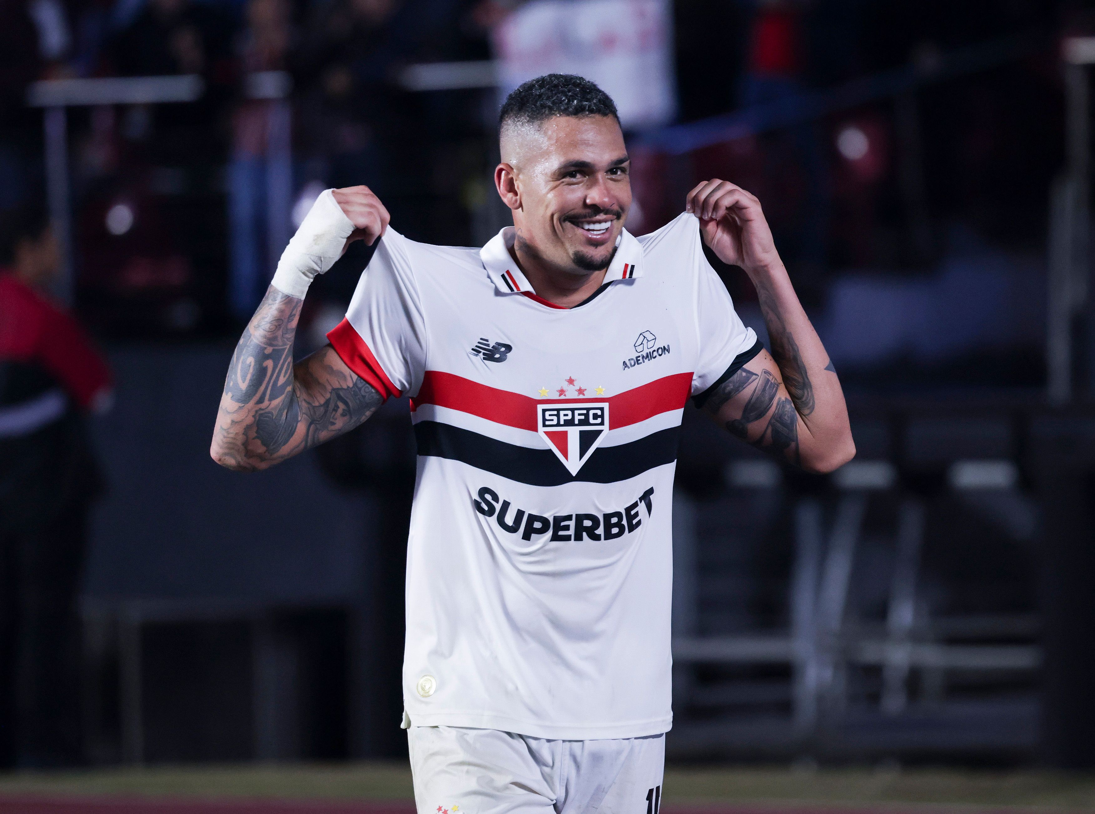 Sao Paulo v Talleres - Copa CONMEBOL Libertadores 2024