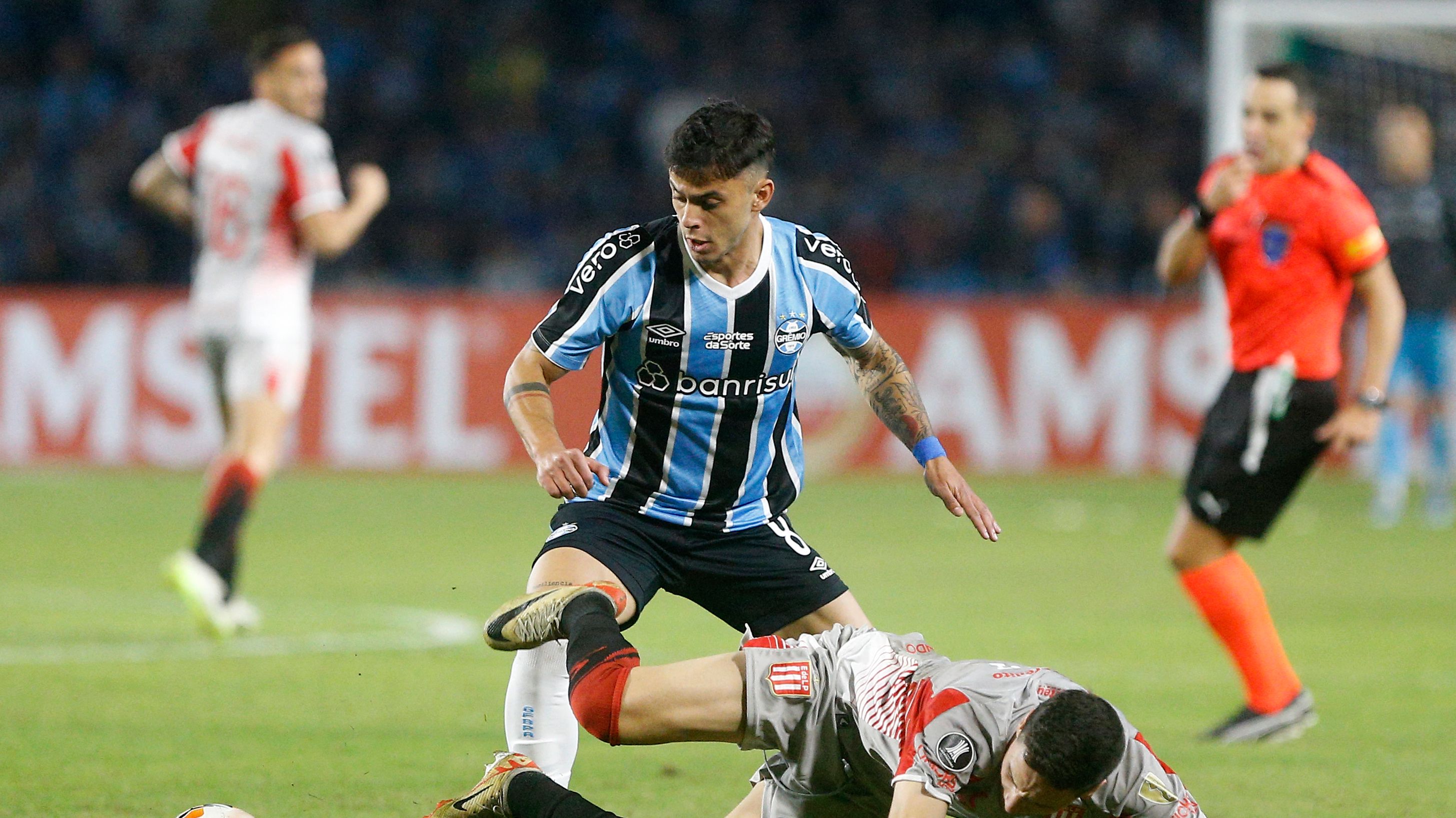 FBL-LIBERTADORES-GREMIO-ESTUDIANTES