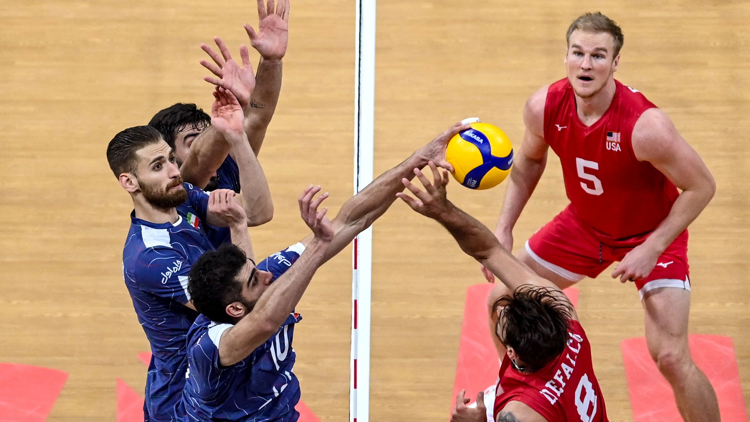 VOLLEYBALL-NATIONS LEAGUE-IRI-USA