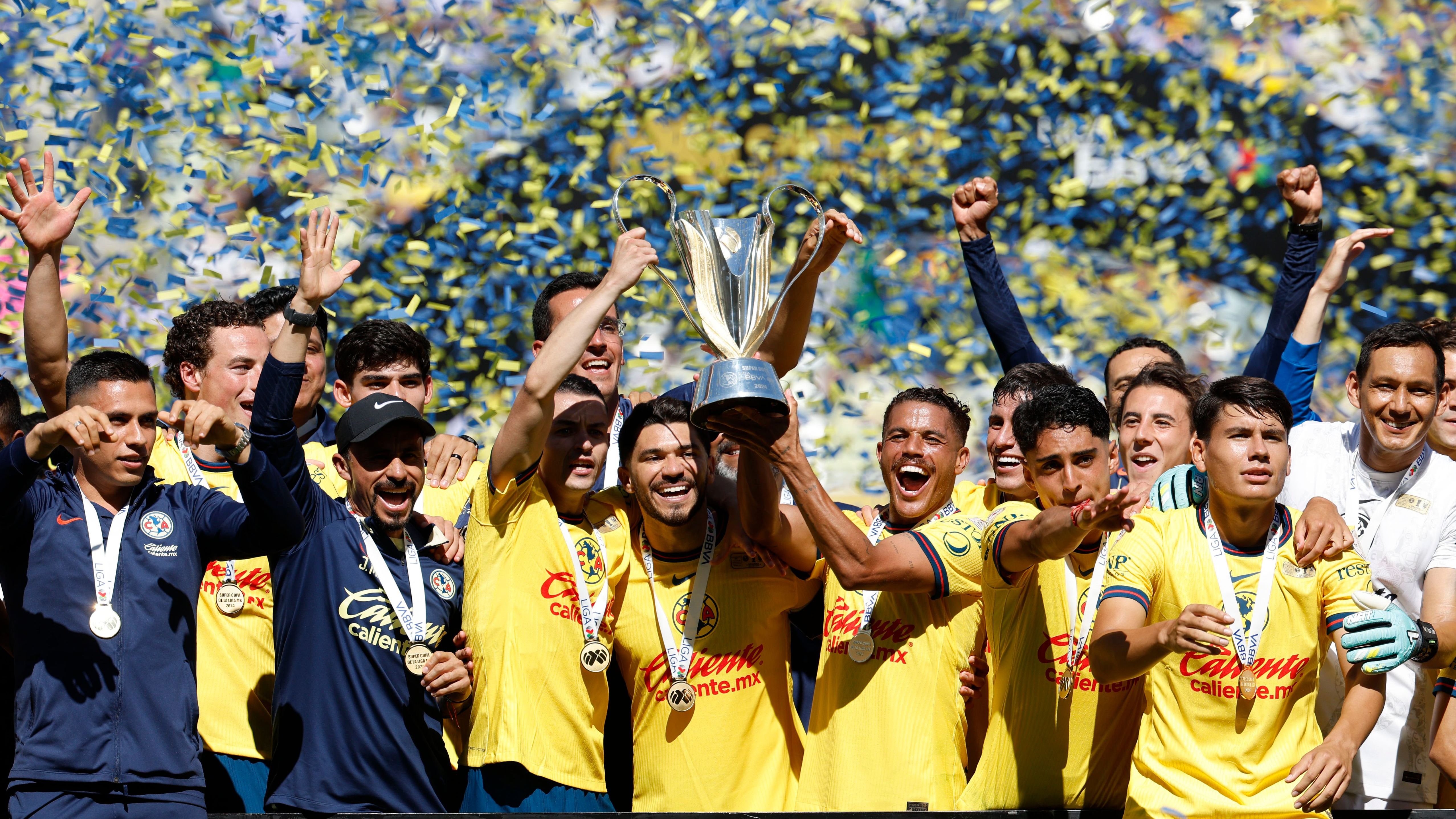 Club America v Tigres - Campeon de Campeones Trophy