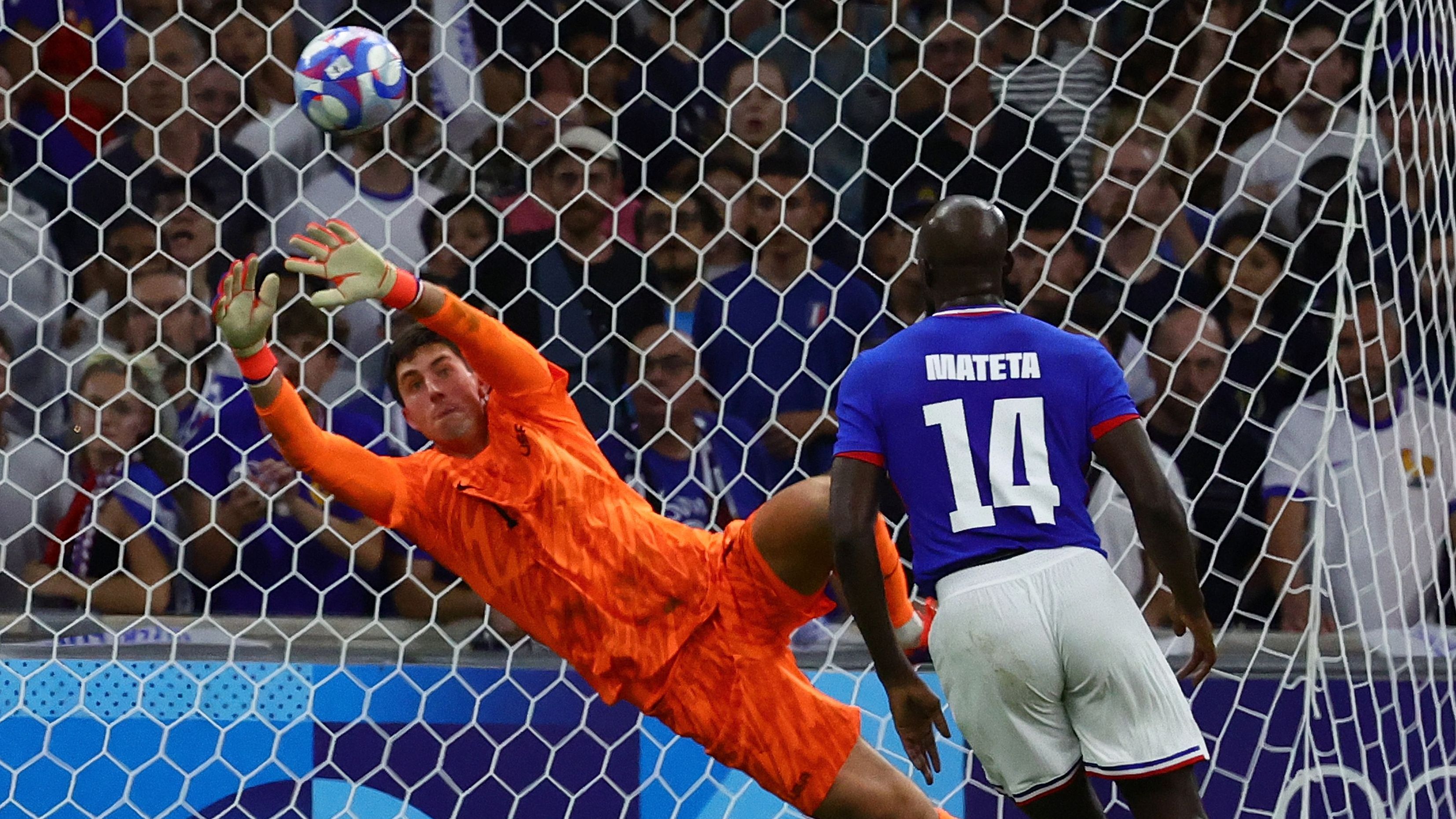 TOPSHOT-FBL-OLY-PARIS-2024-FRA-USA