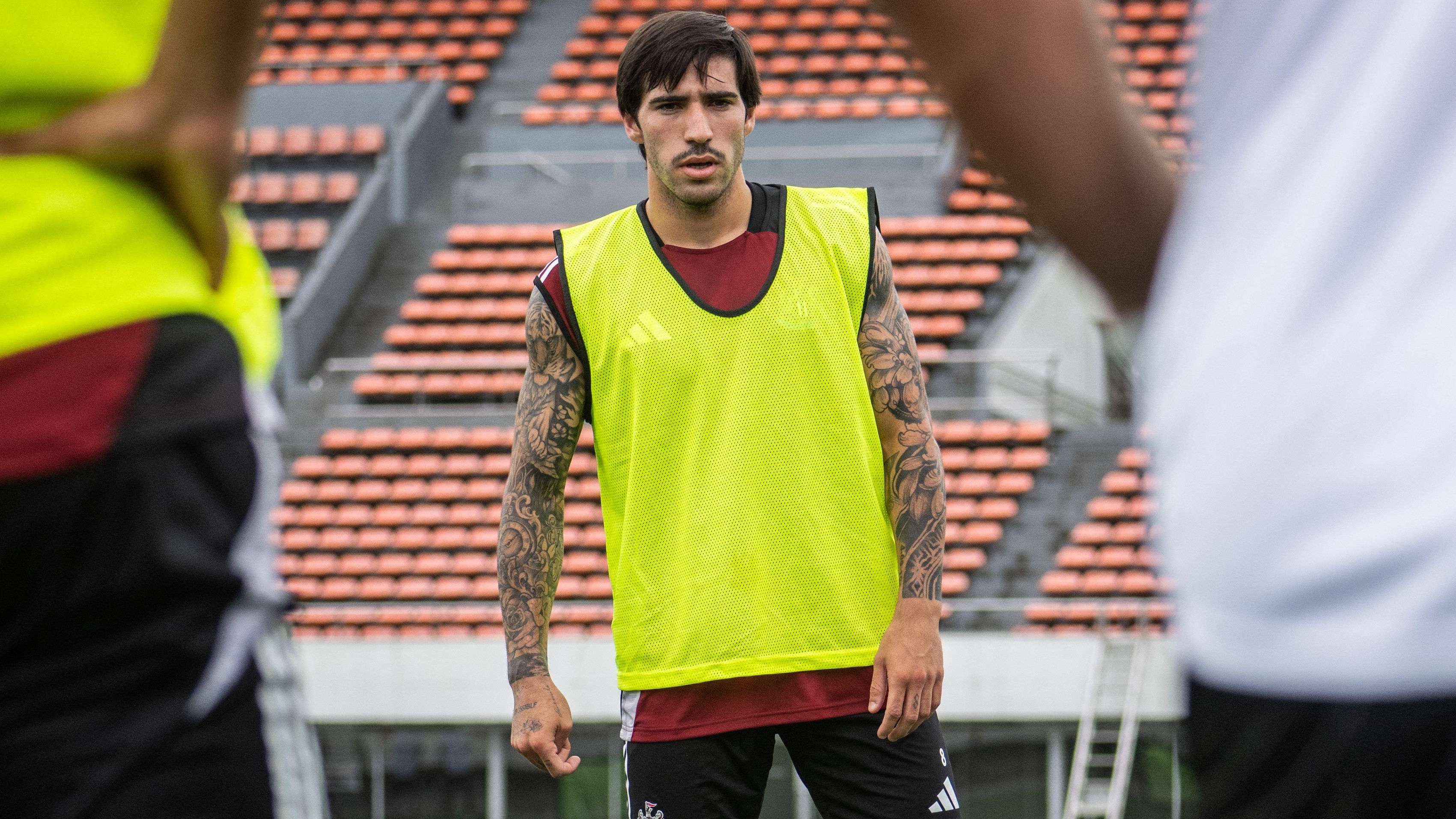 FBL-JPN-ENG-NEWCASTLE-URAWA-FRIENDLY