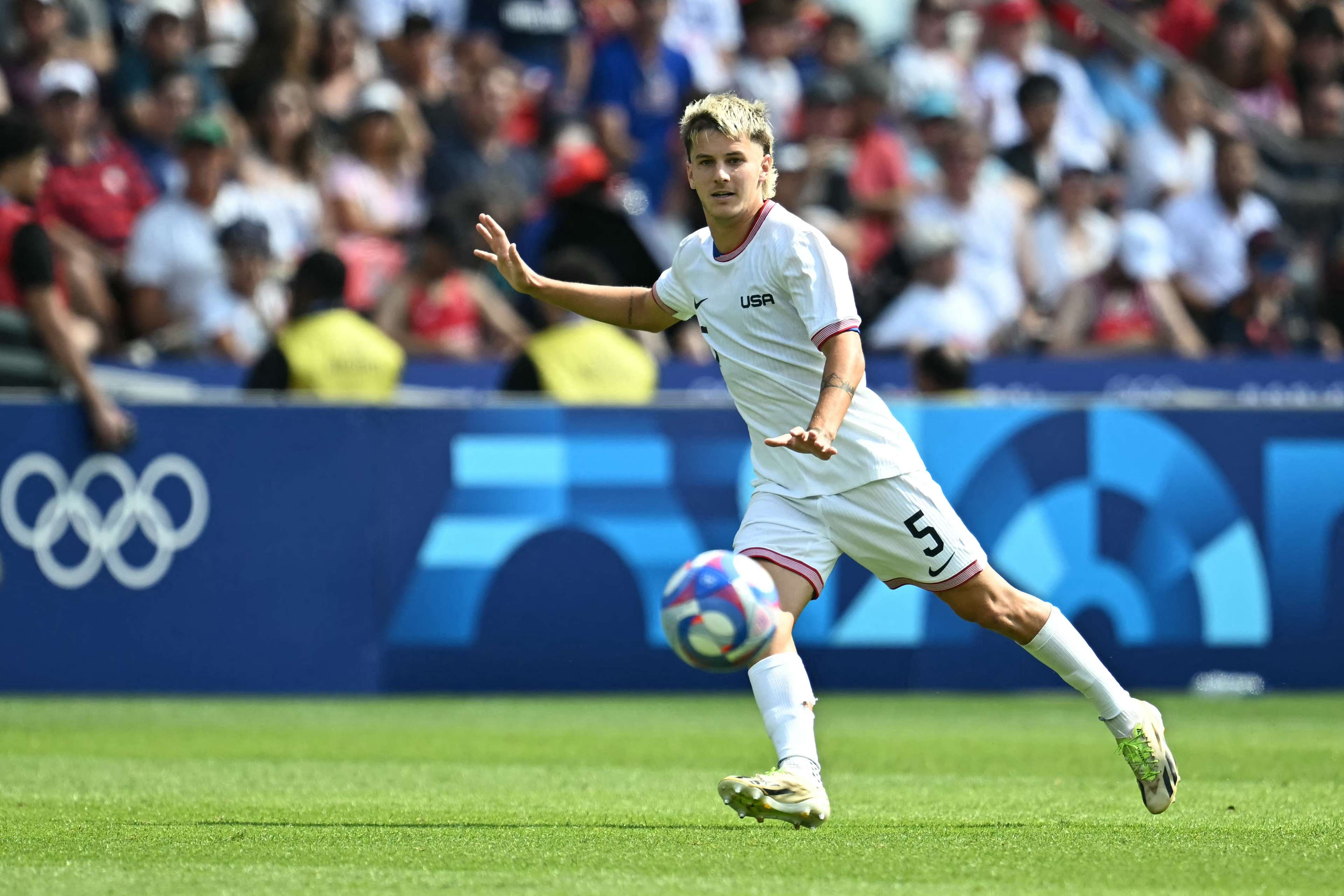 Джон Толкин в форме сборной США по футболу