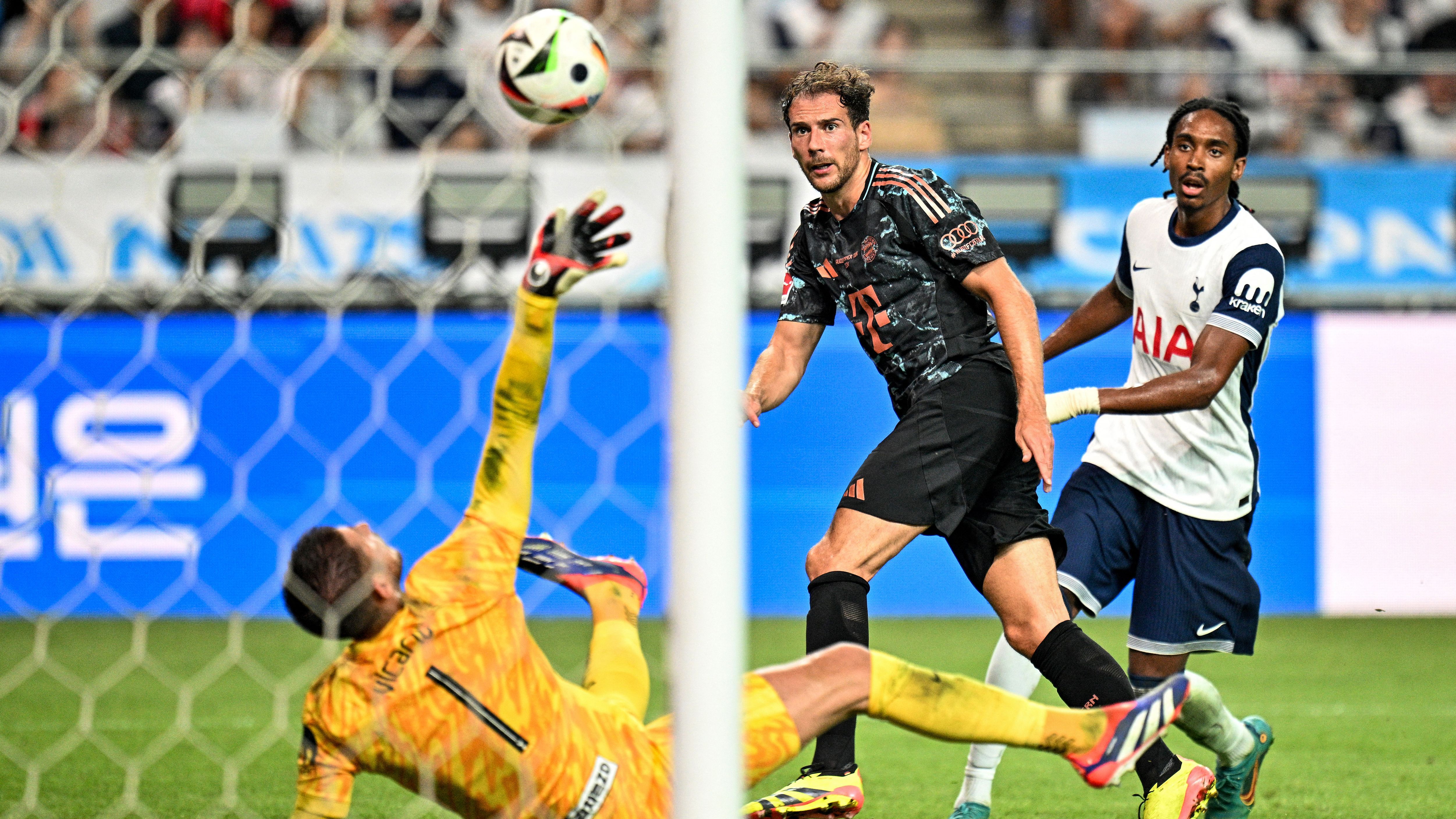 FBL-ENG-PR-SPURS-GER-BAYERN-SKOREA