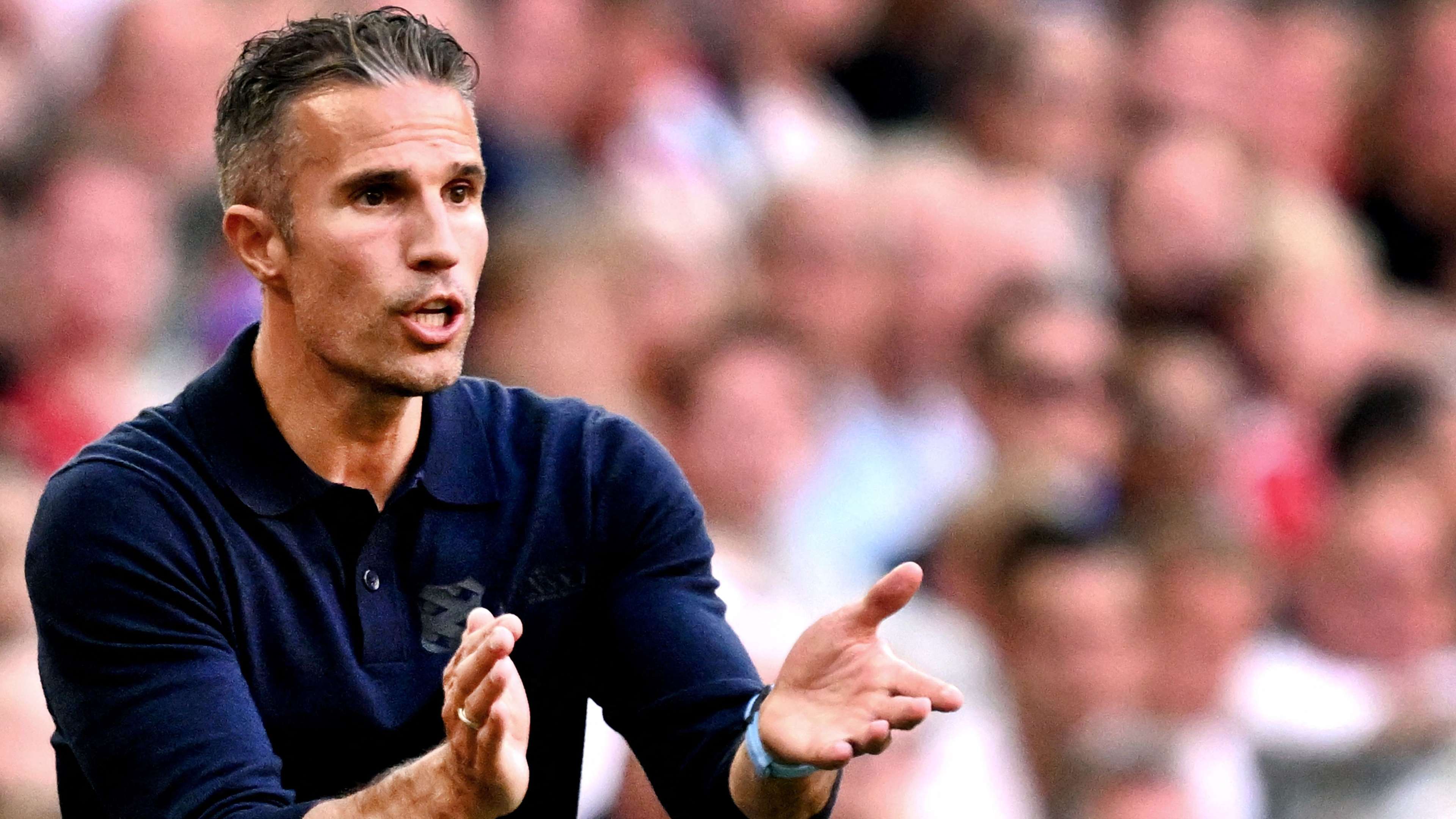 Robin van Persie'den Fenerbahçe'ye mesaj: "Yapacak bir işimiz var"