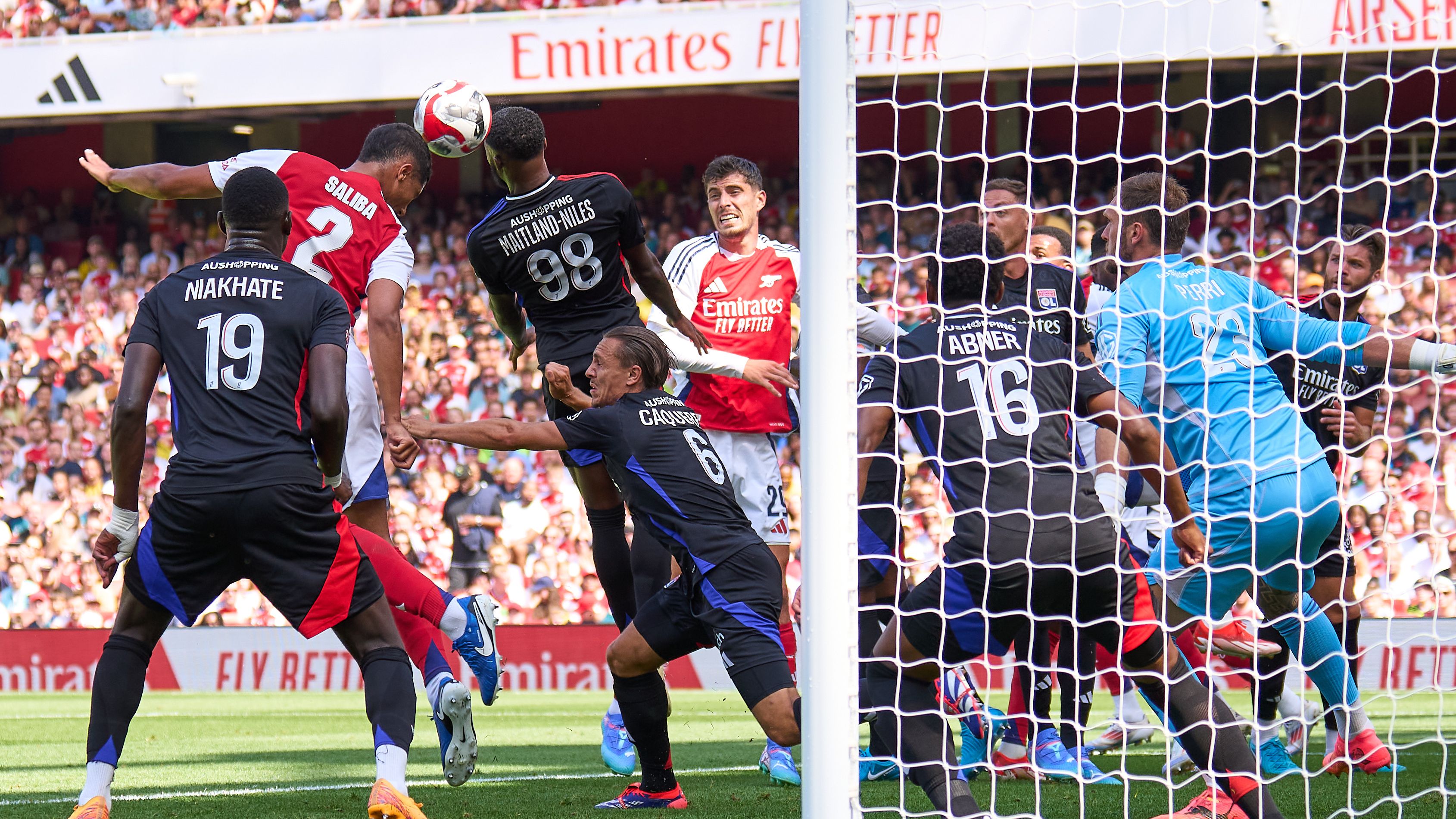 Arsenal v Olympique Lyonnais - Pre-Season Friendly