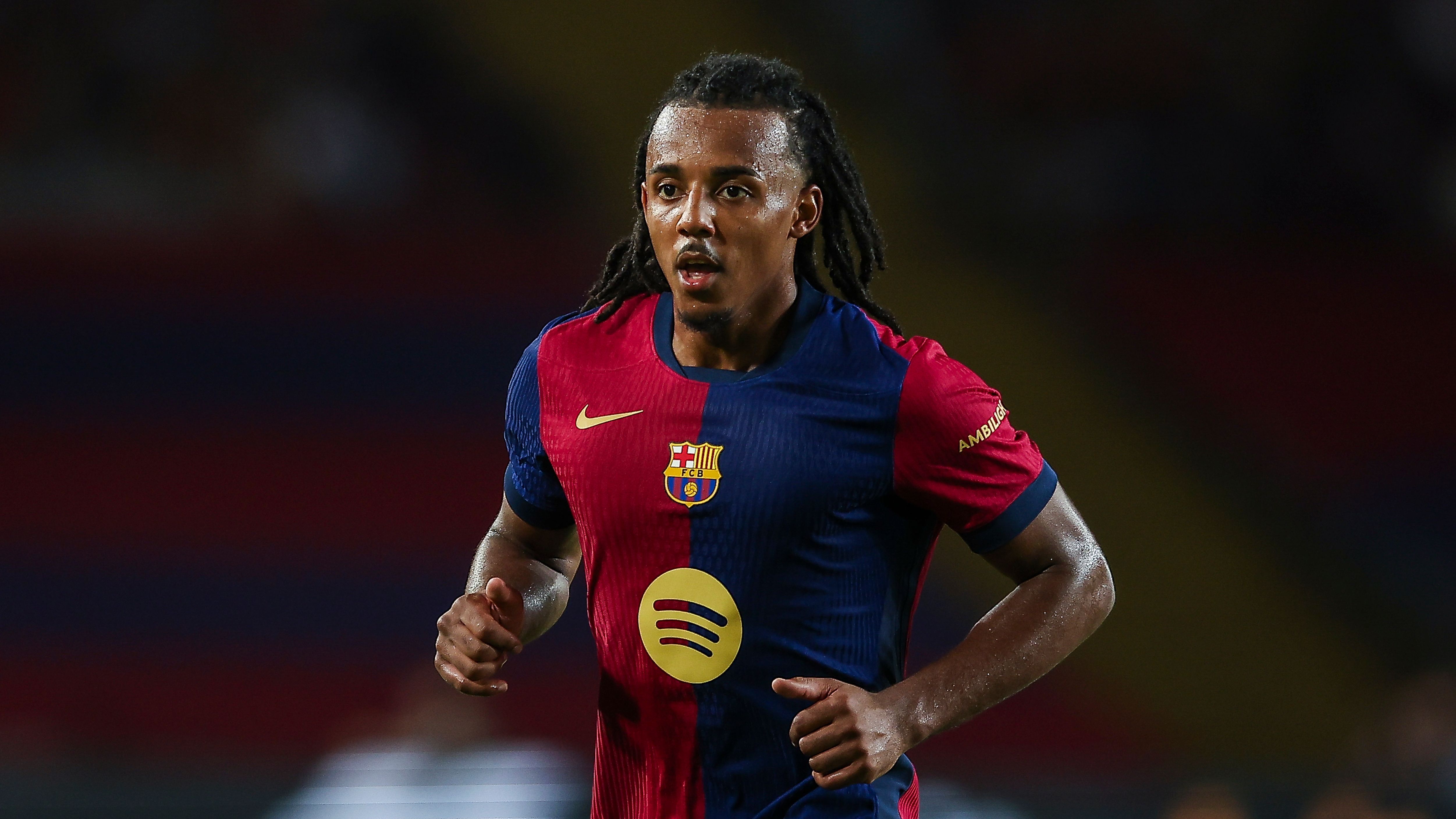 遅刻を許さないフリック・バルセロナ、“常習犯”クンデが罰として控えに