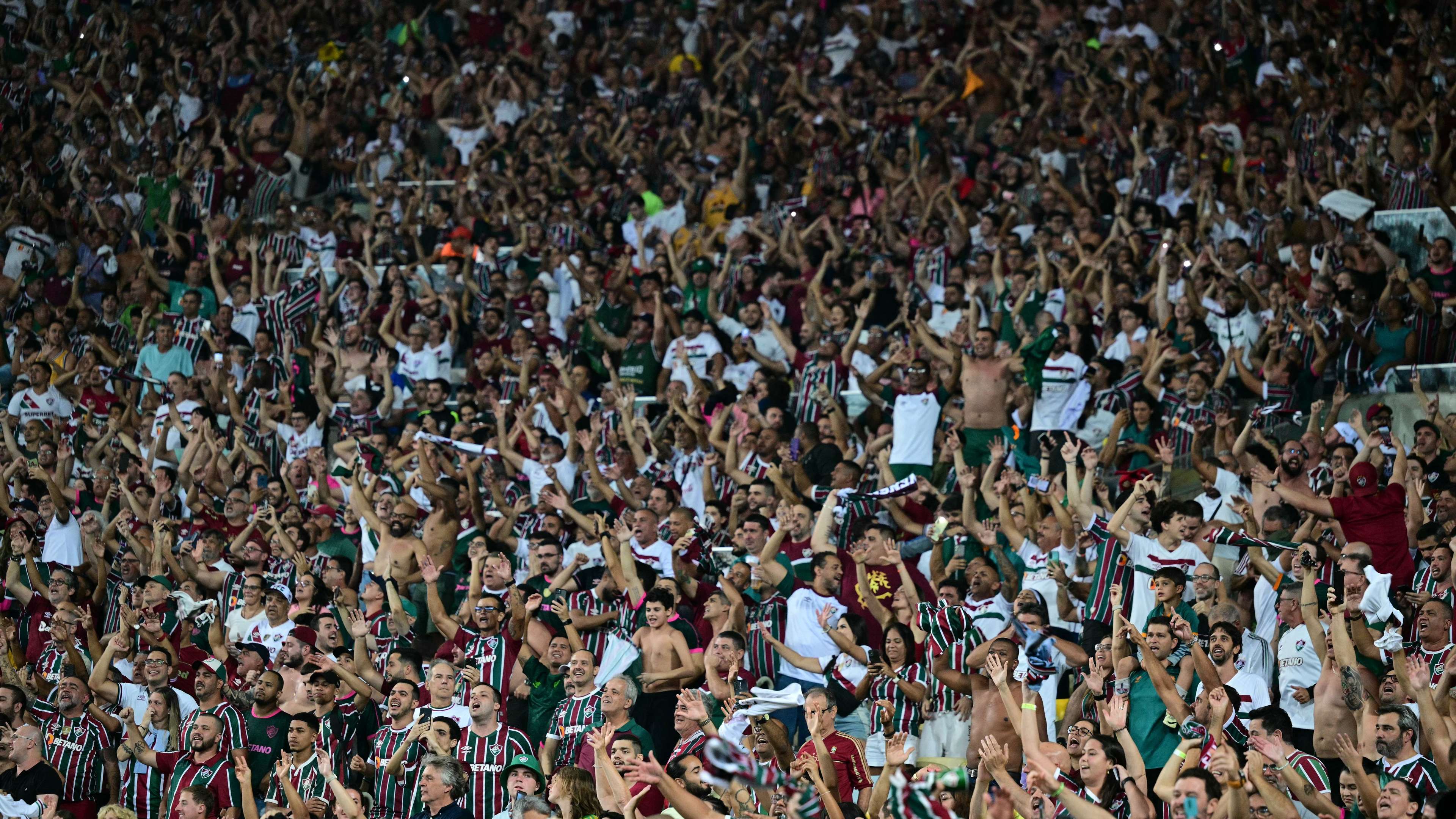 FBL-LIBERTADORES-FLUMINENSE-GREMIO-FANS