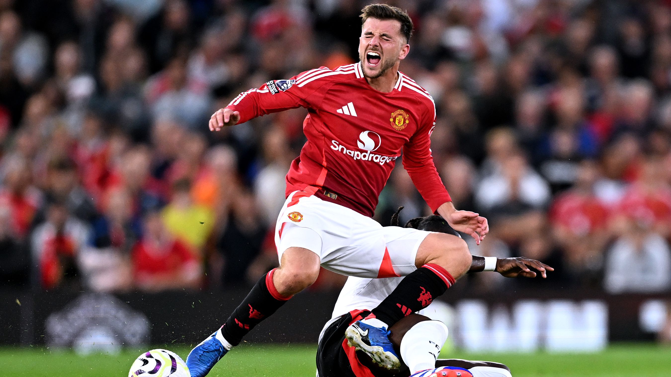 Manchester United FC v Fulham FC - Premier League