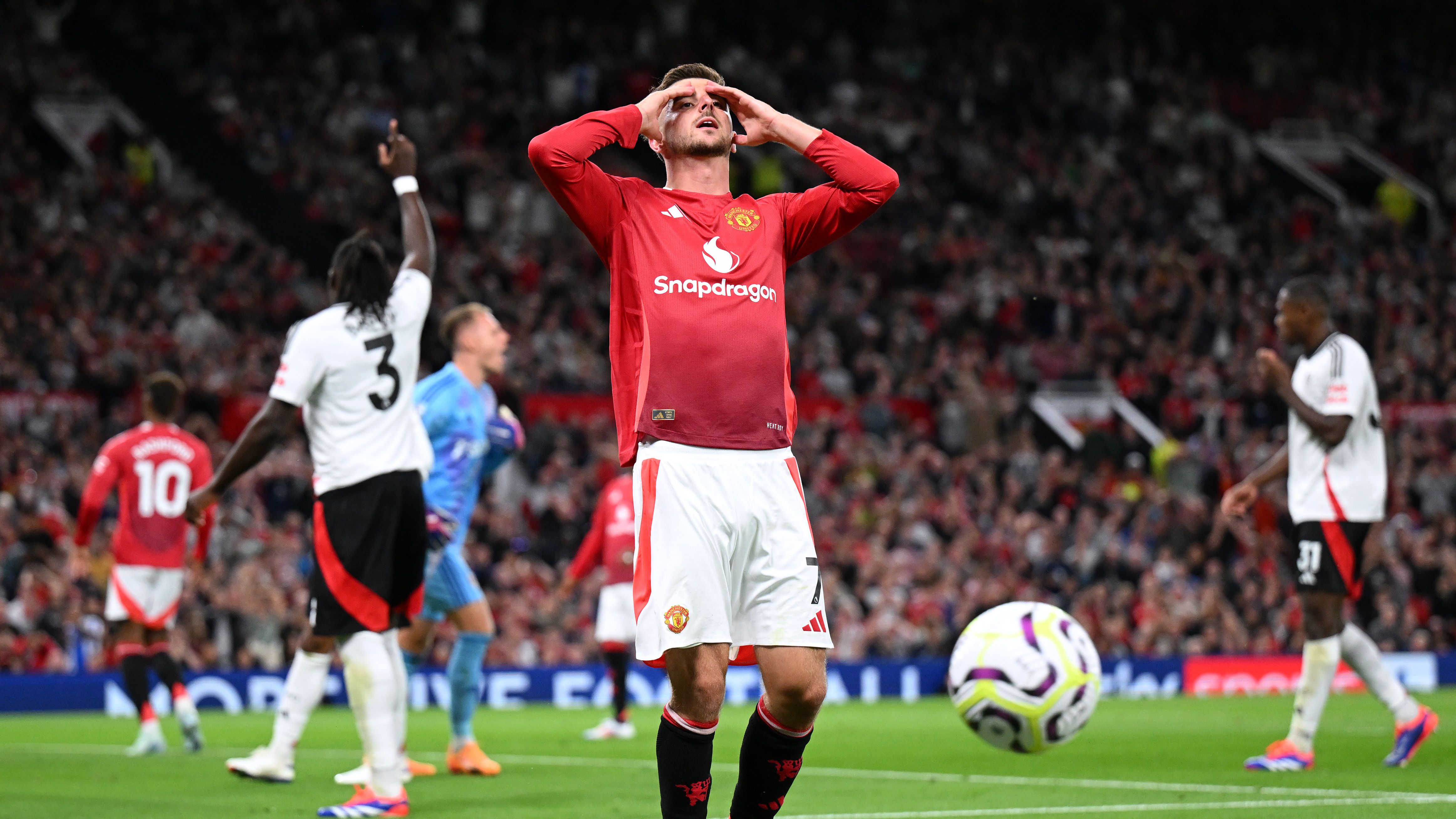 Manchester United FC v Fulham FC - Premier League