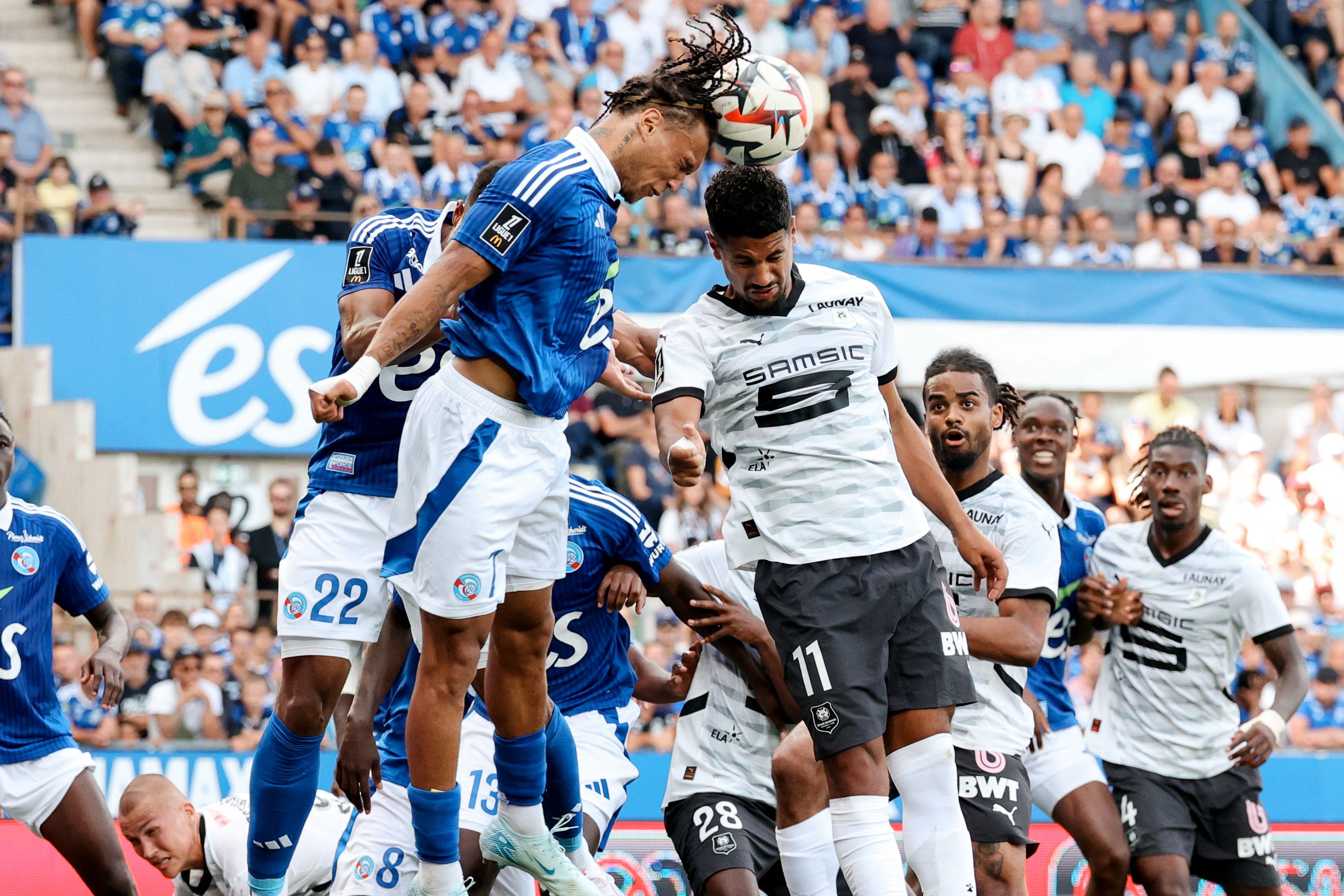 TOPSHOT-FBL-FRA-LIGUE1-STRASBOURG-RENNES