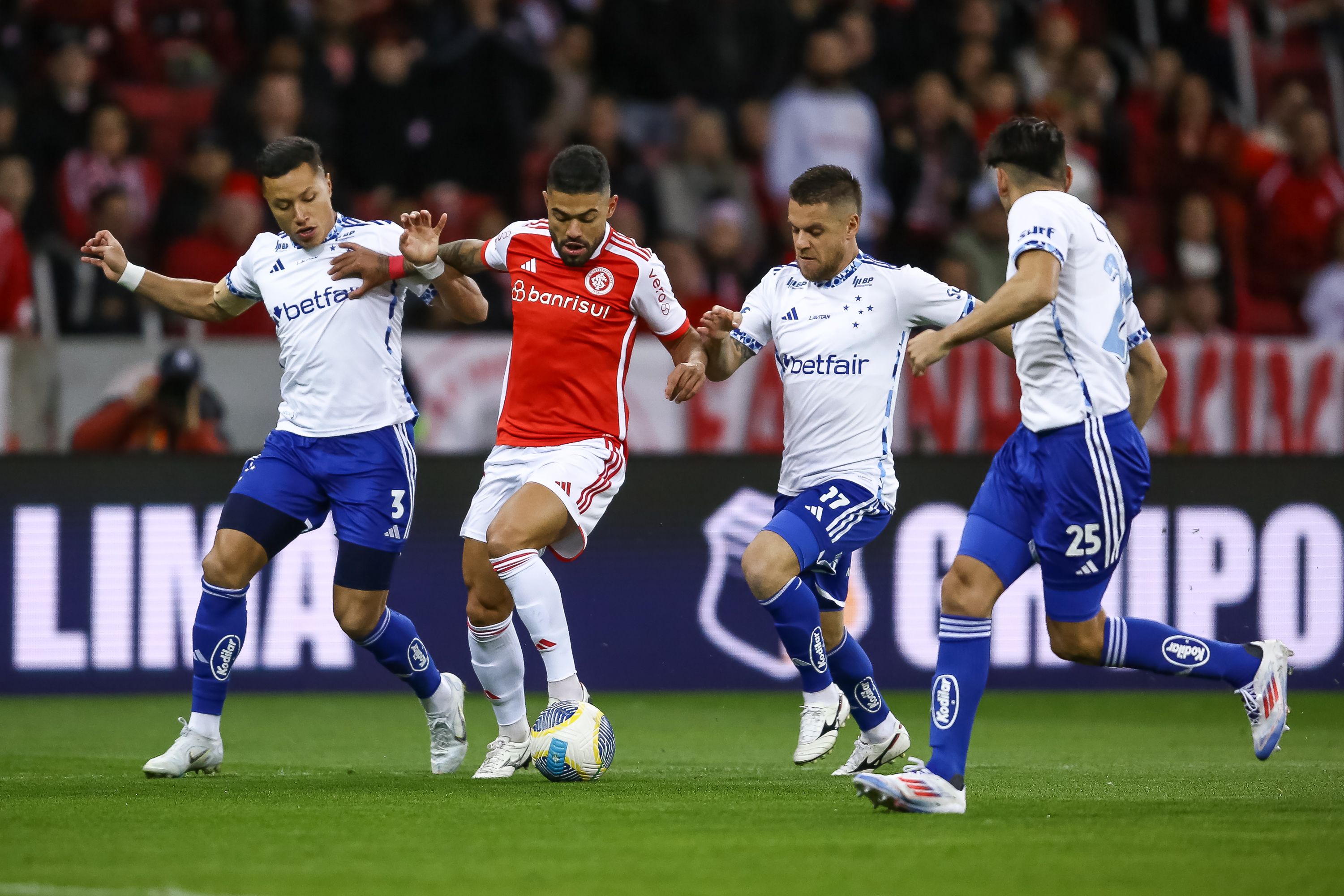 Internacional v Cruzeiro - Brasileirao 2024