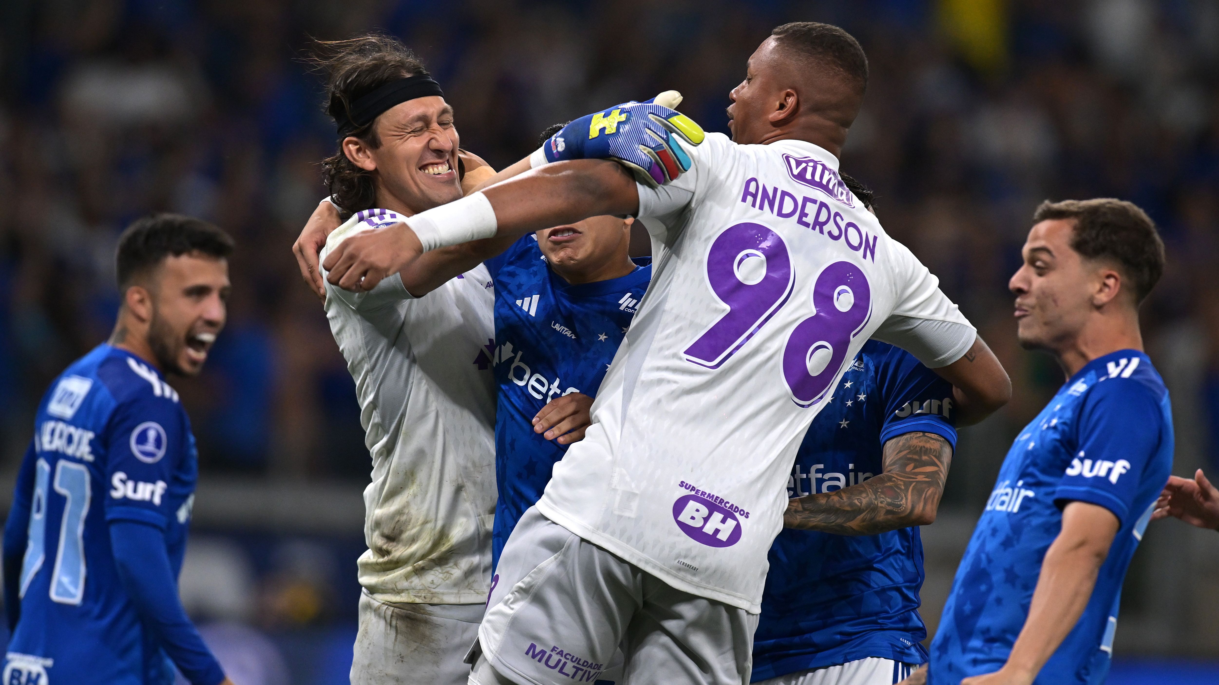 Cruzeiro v Boca Juniors - Copa CONMEBOL Sudamericana 2024