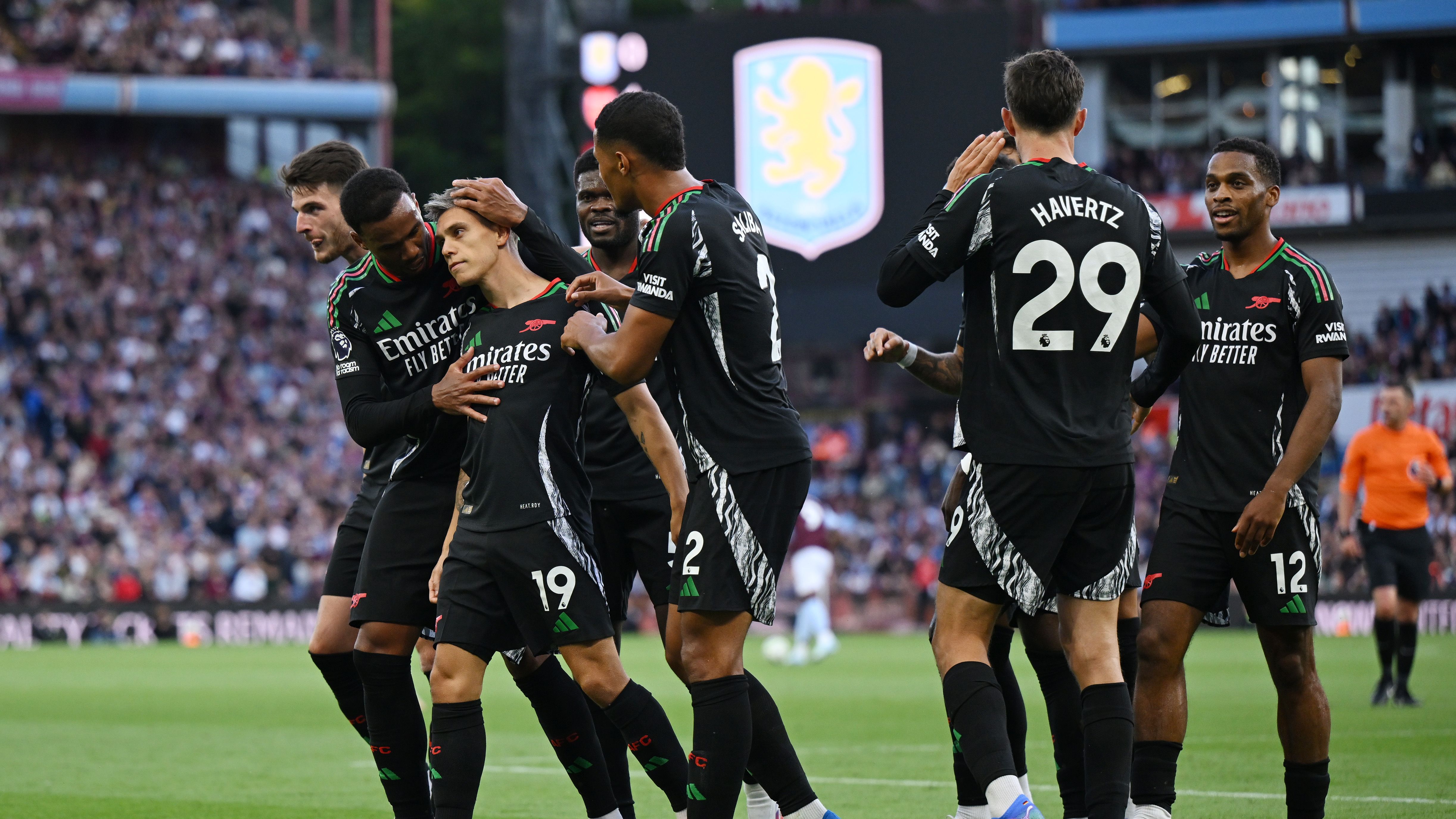 Aston Villa FC v Arsenal FC - Premier League