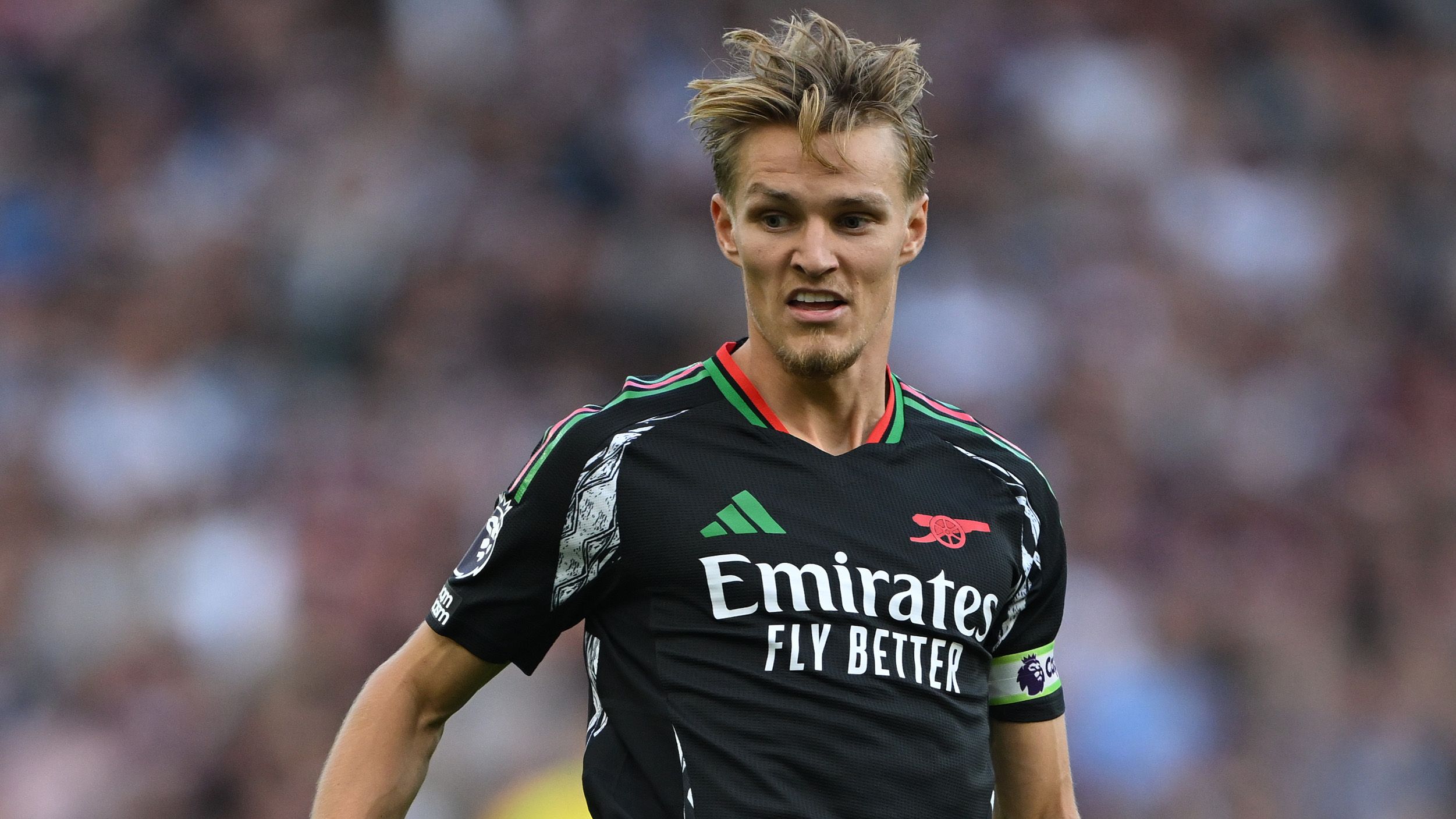 Aston Villa FC v Arsenal FC - Premier League