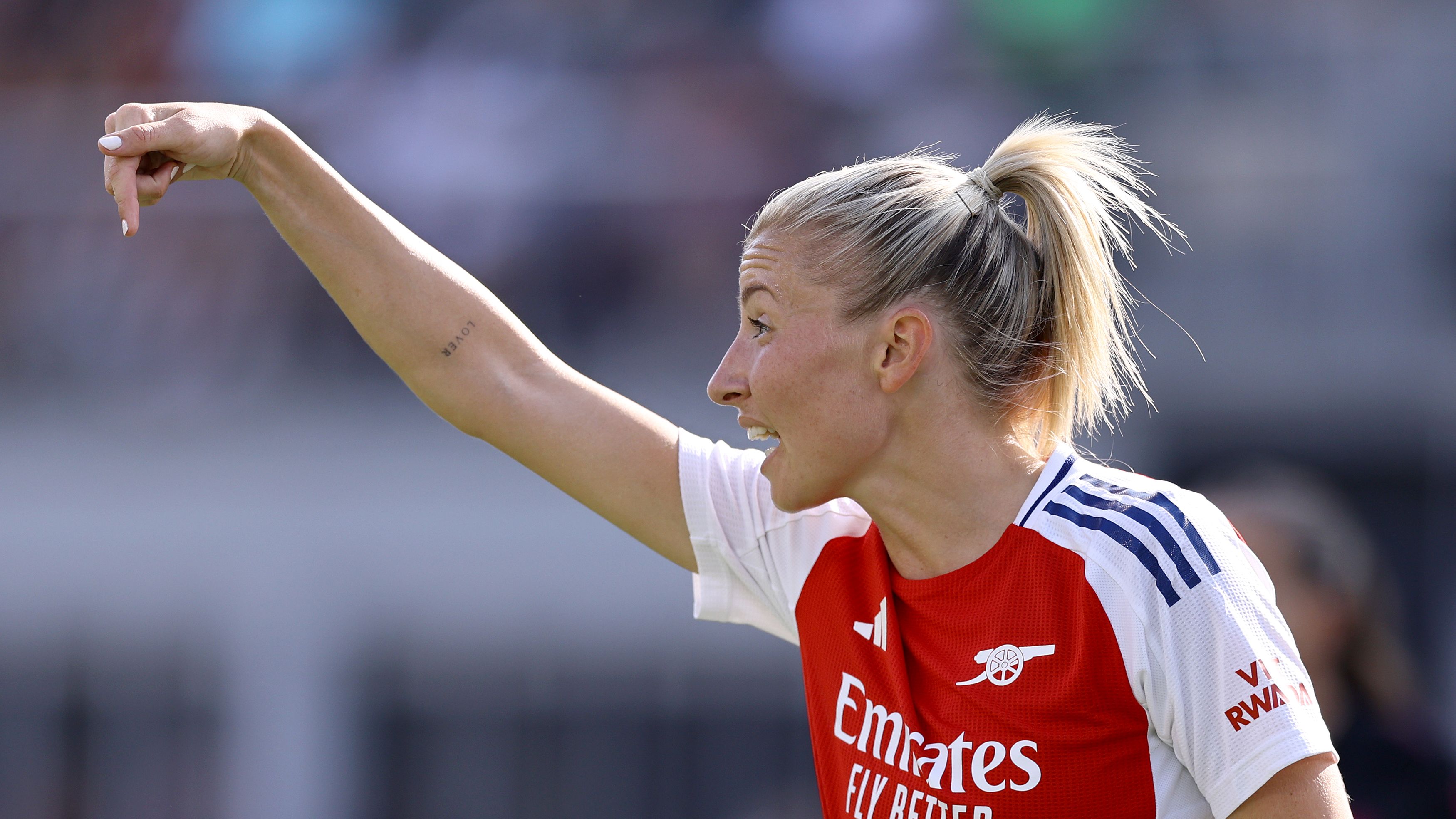 Leah Williamson Arsenal 2024-25
