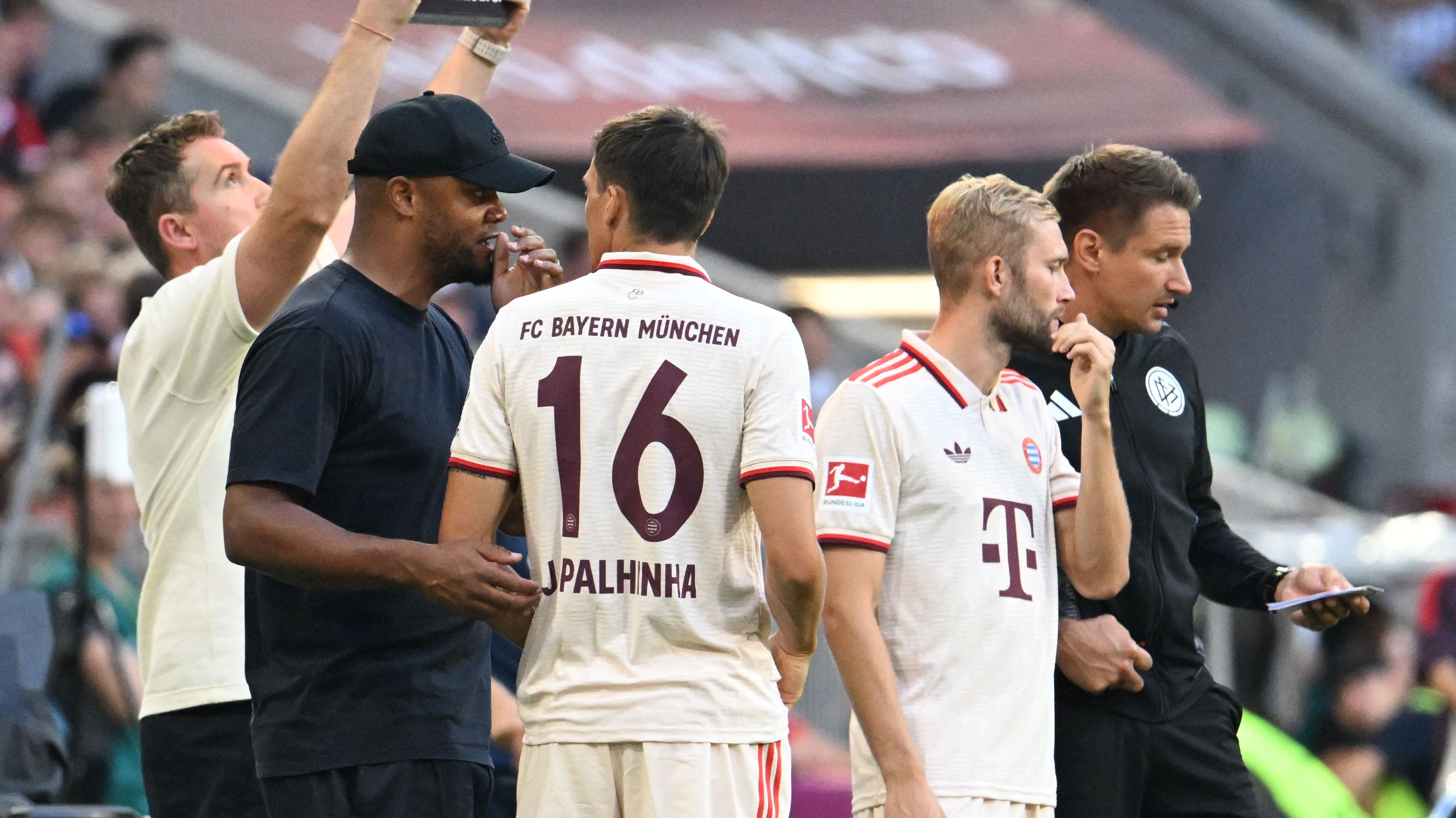 FBL-GER-BUNDESLIGA-BAYERN MUNICH-FREIBURG