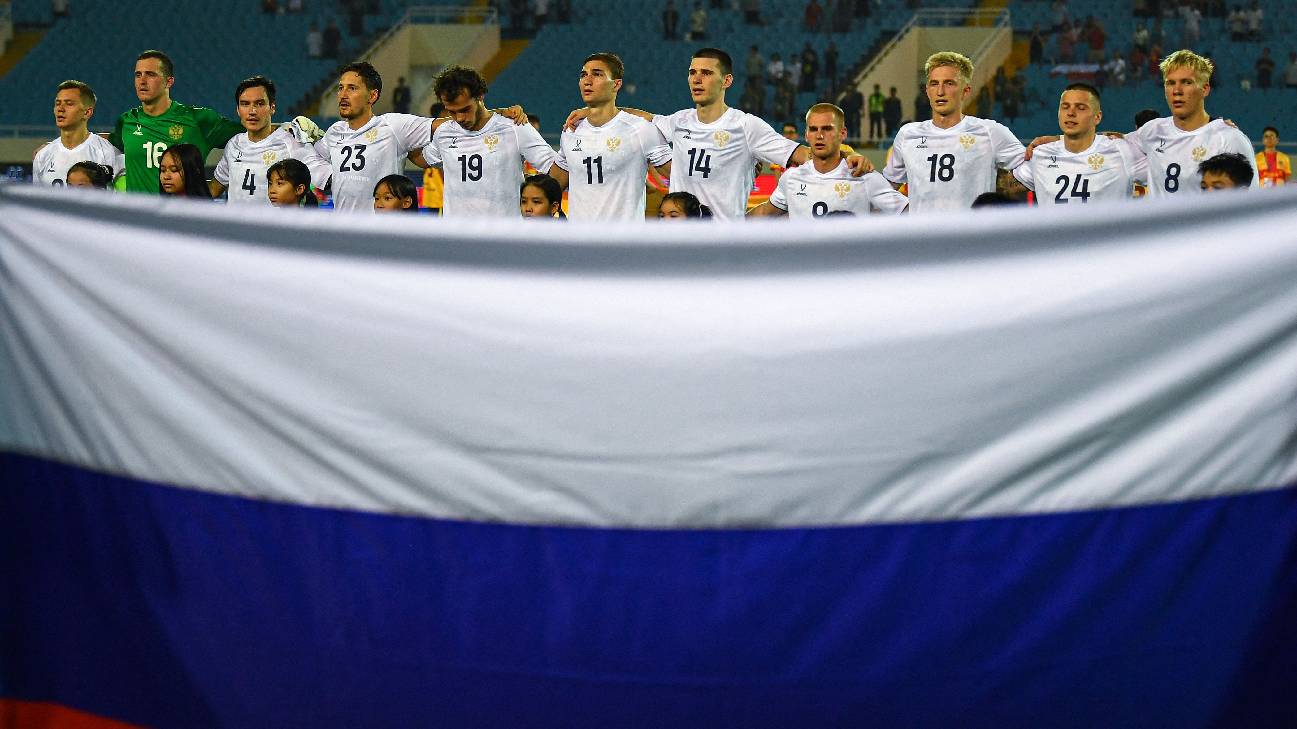 TOPSHOT-FBL-VIE-RUS-FRIENDLY