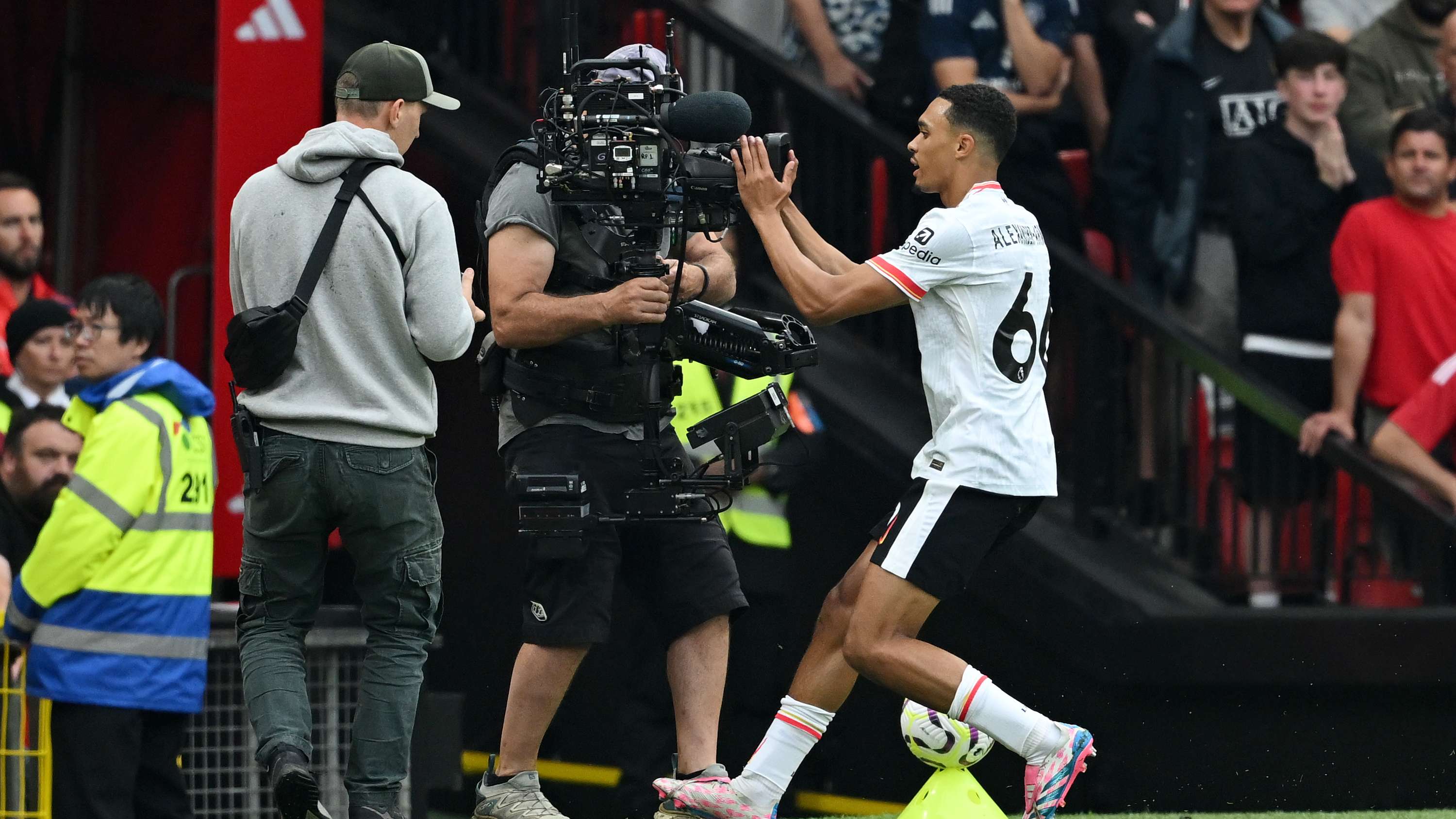 Manchester United FC v Liverpool FC - Premier League