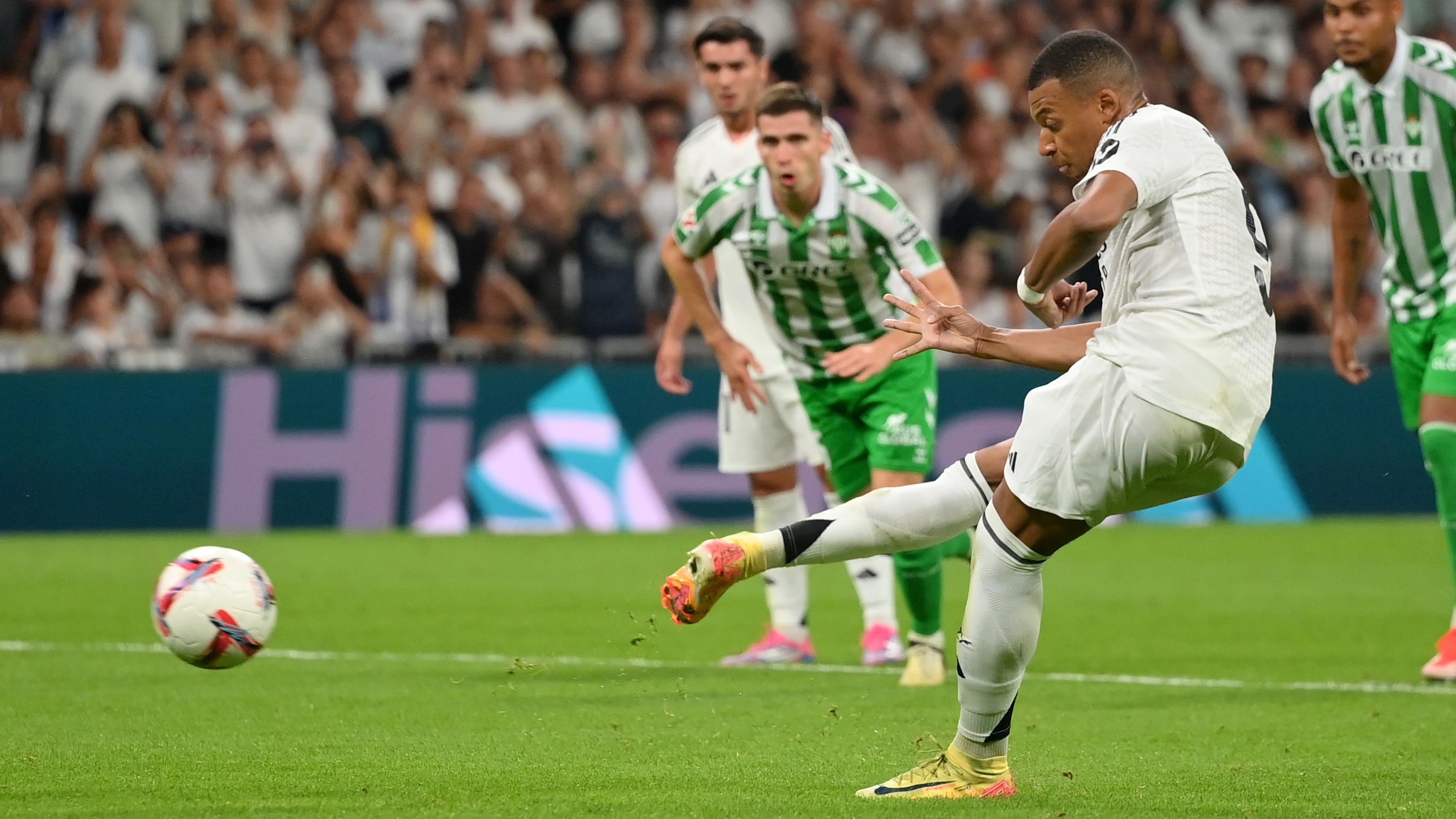 Real Madrid CF v Real Betis Balompie - La Liga EA Sports