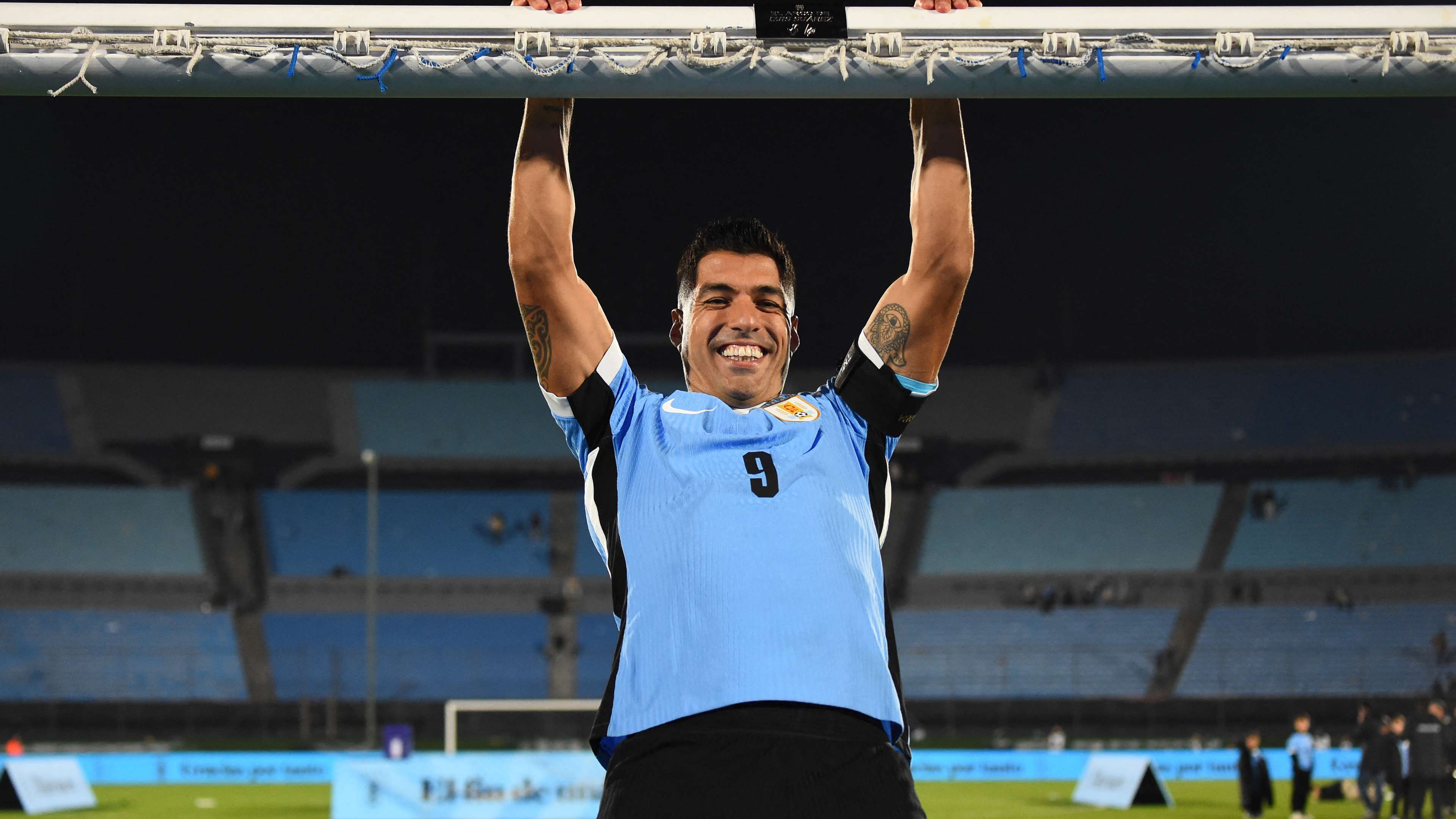 FBL-WC-2026-SAMERICA-QUALIFIERS-URU-PAR-SUAREZ-FAREWELL