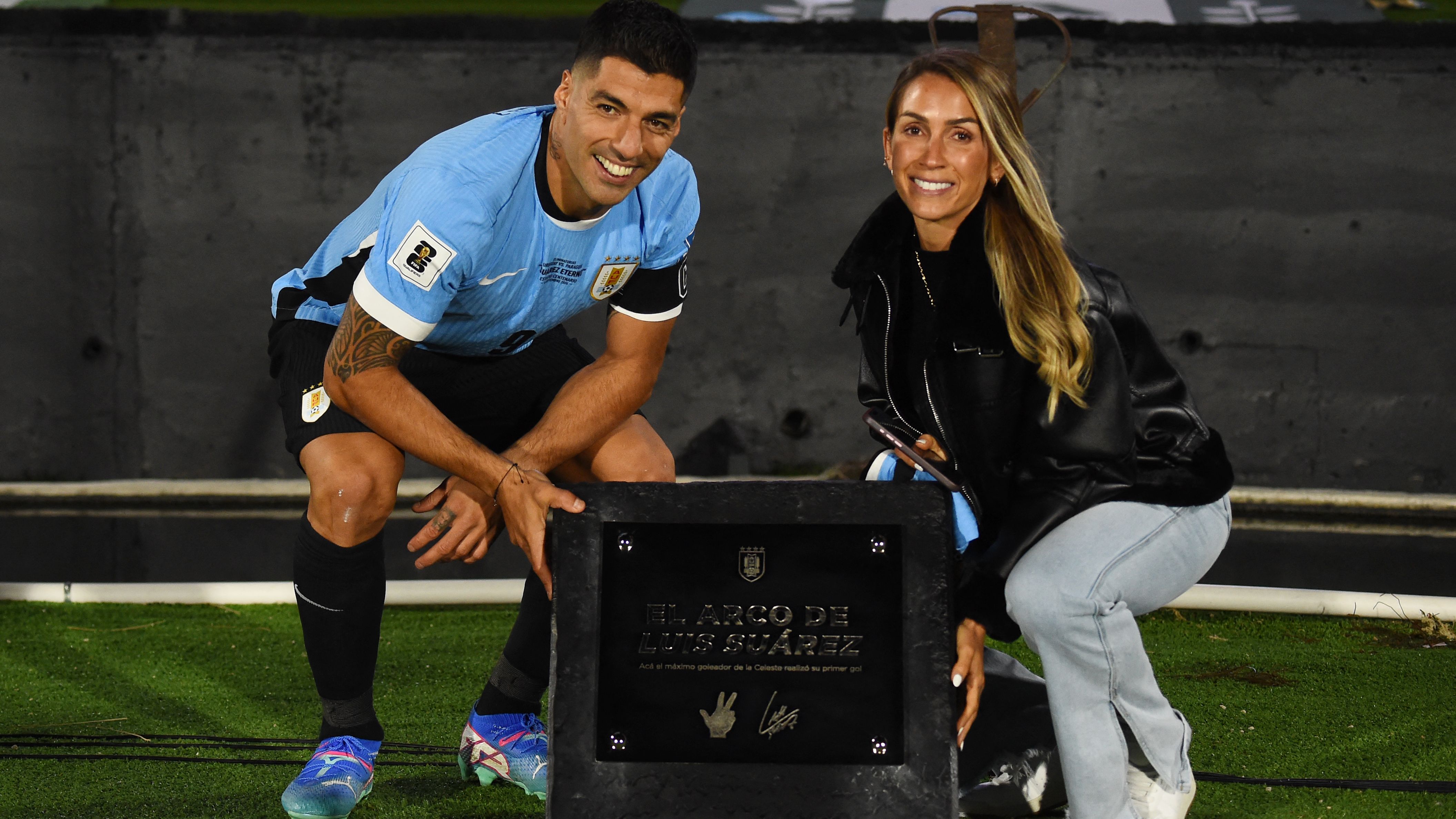 FBL-WC-2026-SAMERICA-QUALIFIERS-URU-PAR-SUAREZ-FAREWELL