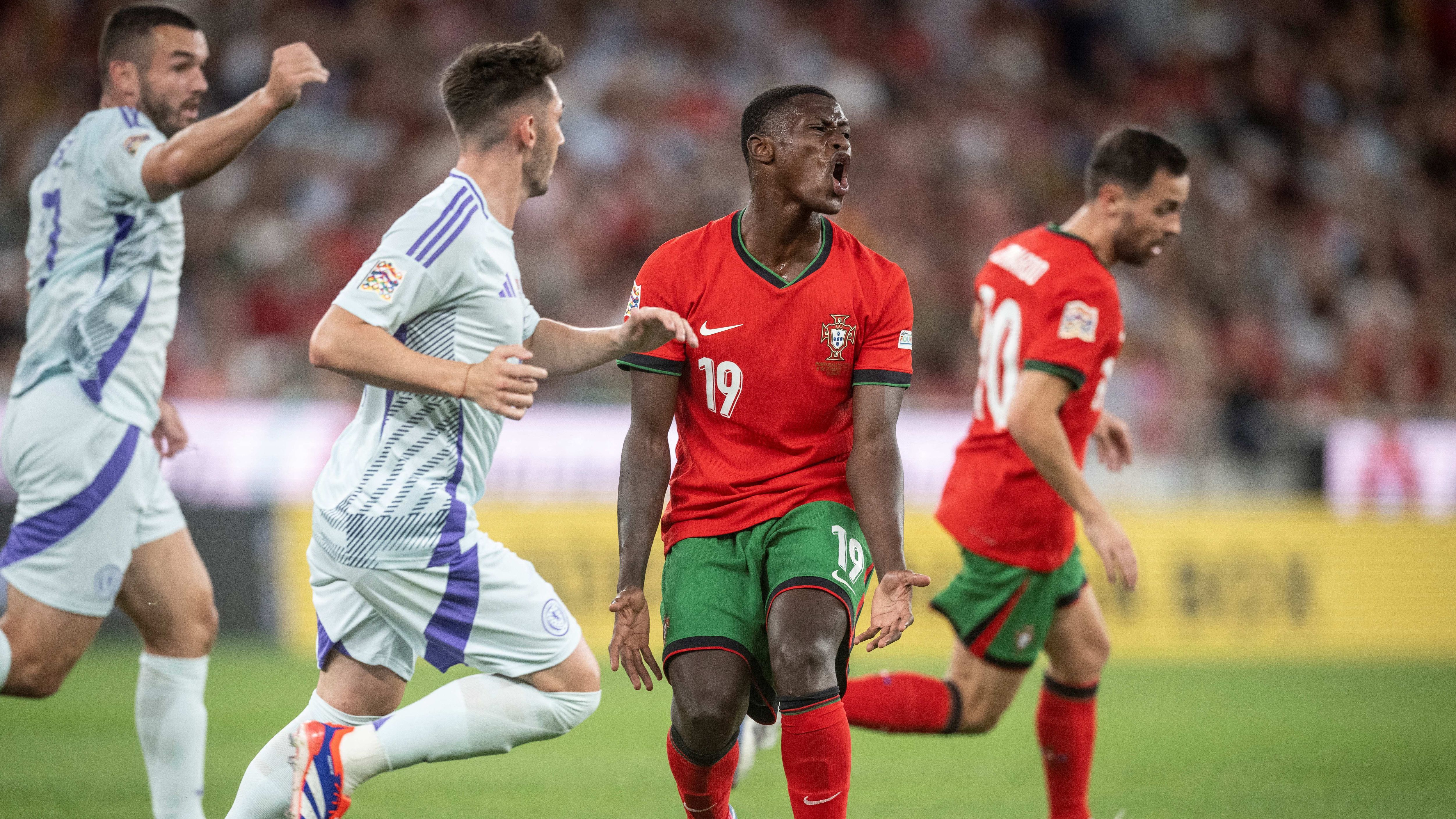 FBL-EUR-NATIONS-POR-SCO