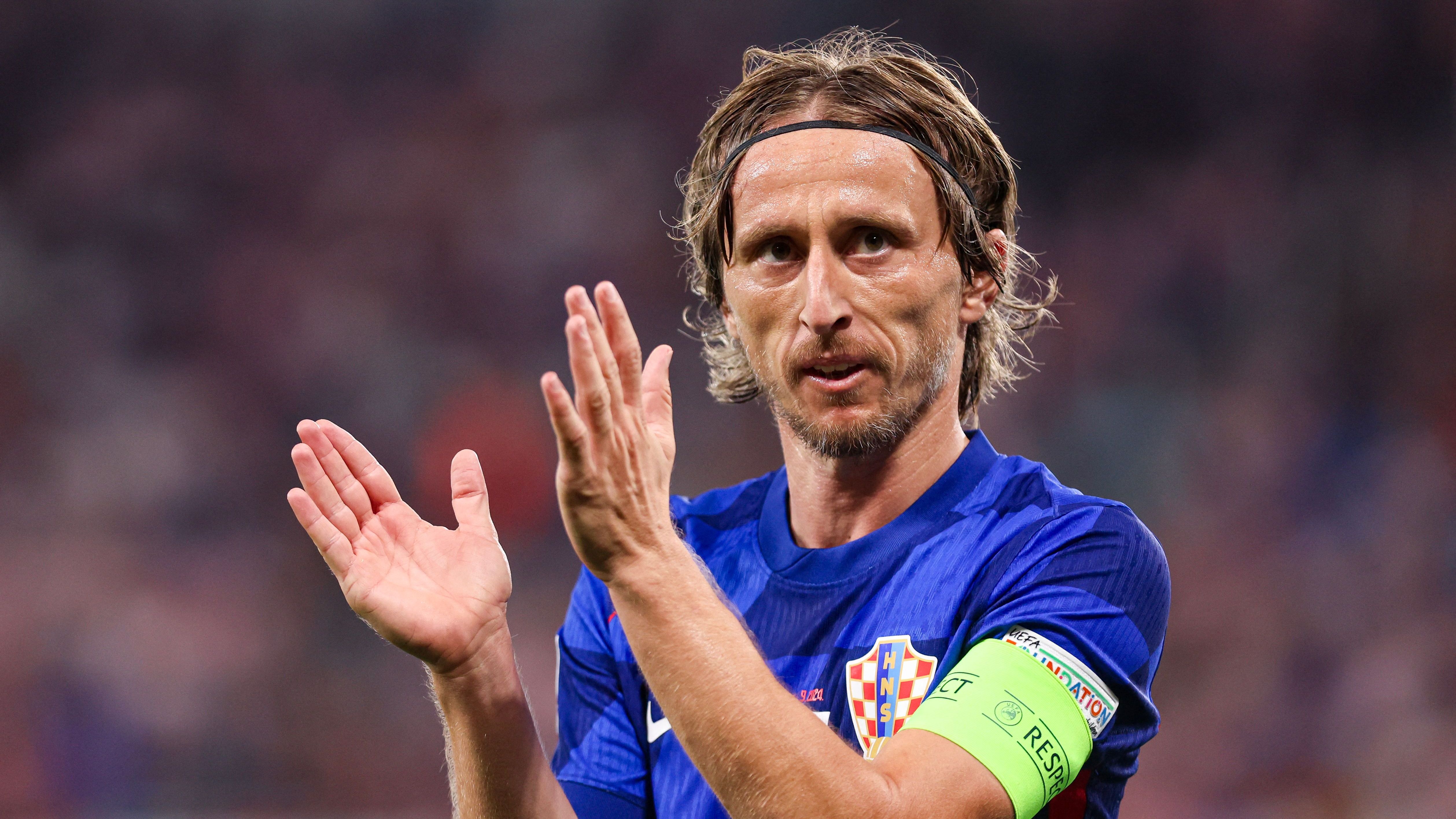 FBL-EUR-NATIONS-CRO-POL