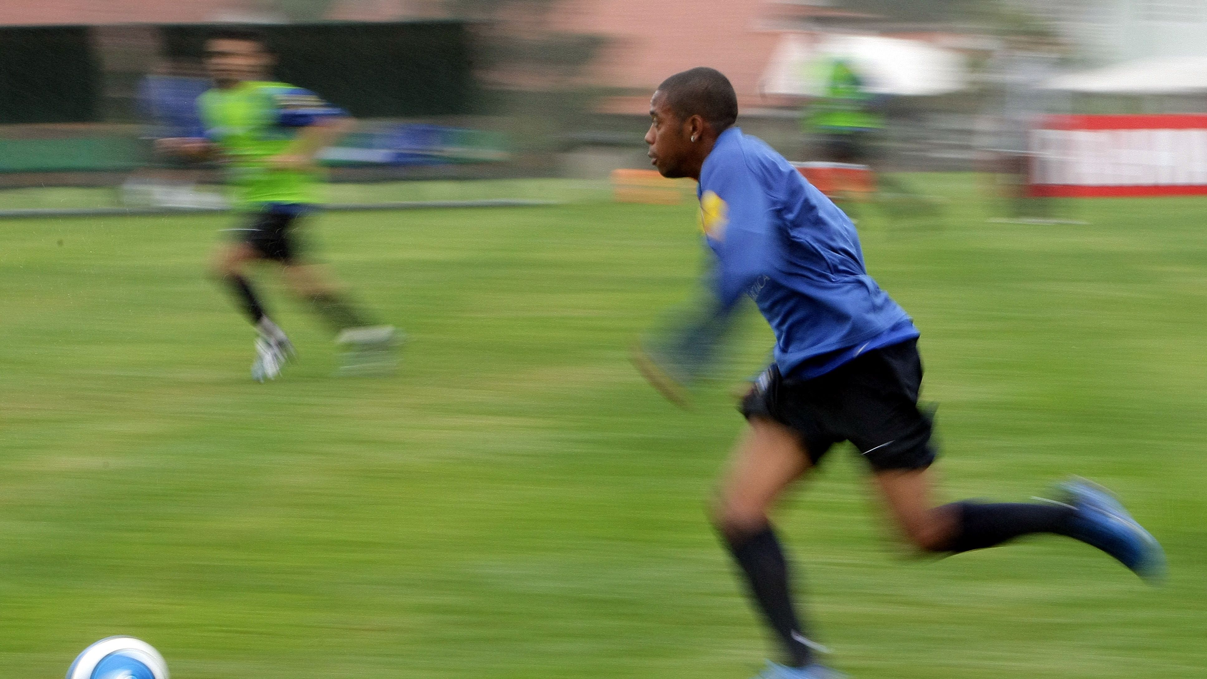 FBL-WC2010-QUALIFIERS-BRA-TRAINING