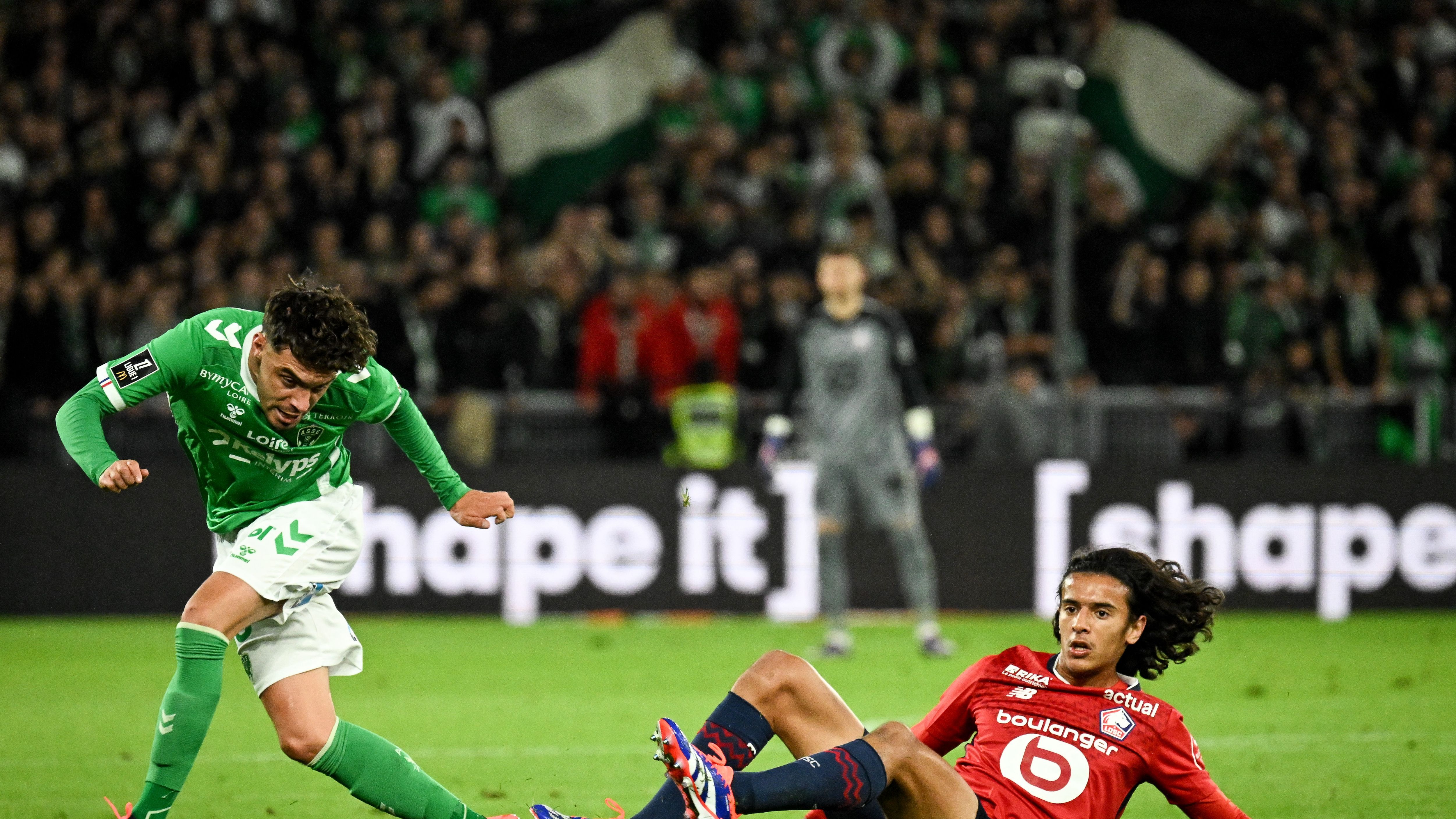 FBL-FRA-LIGUE1-SAINT-ETIENNE-LYON