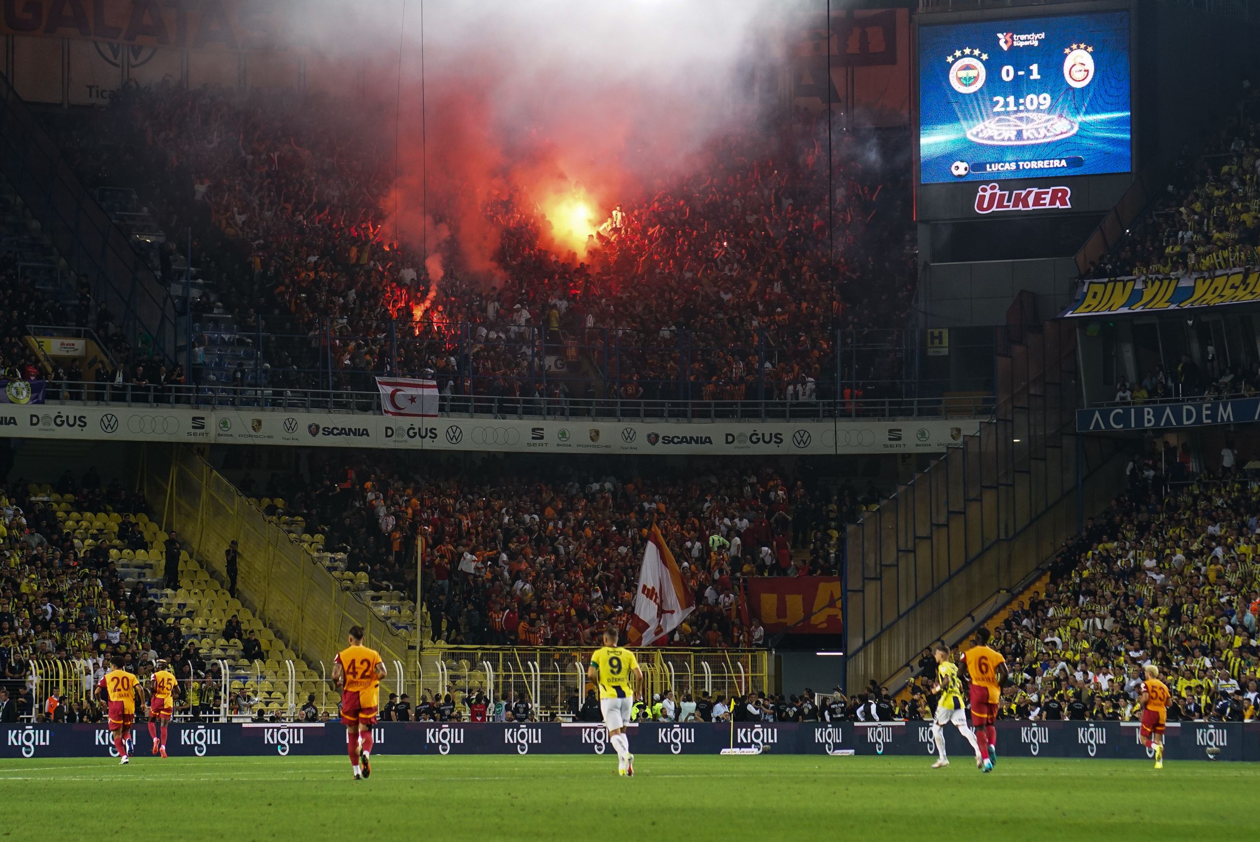 Fenerbahce v Galatasaray - Turkish Super League
