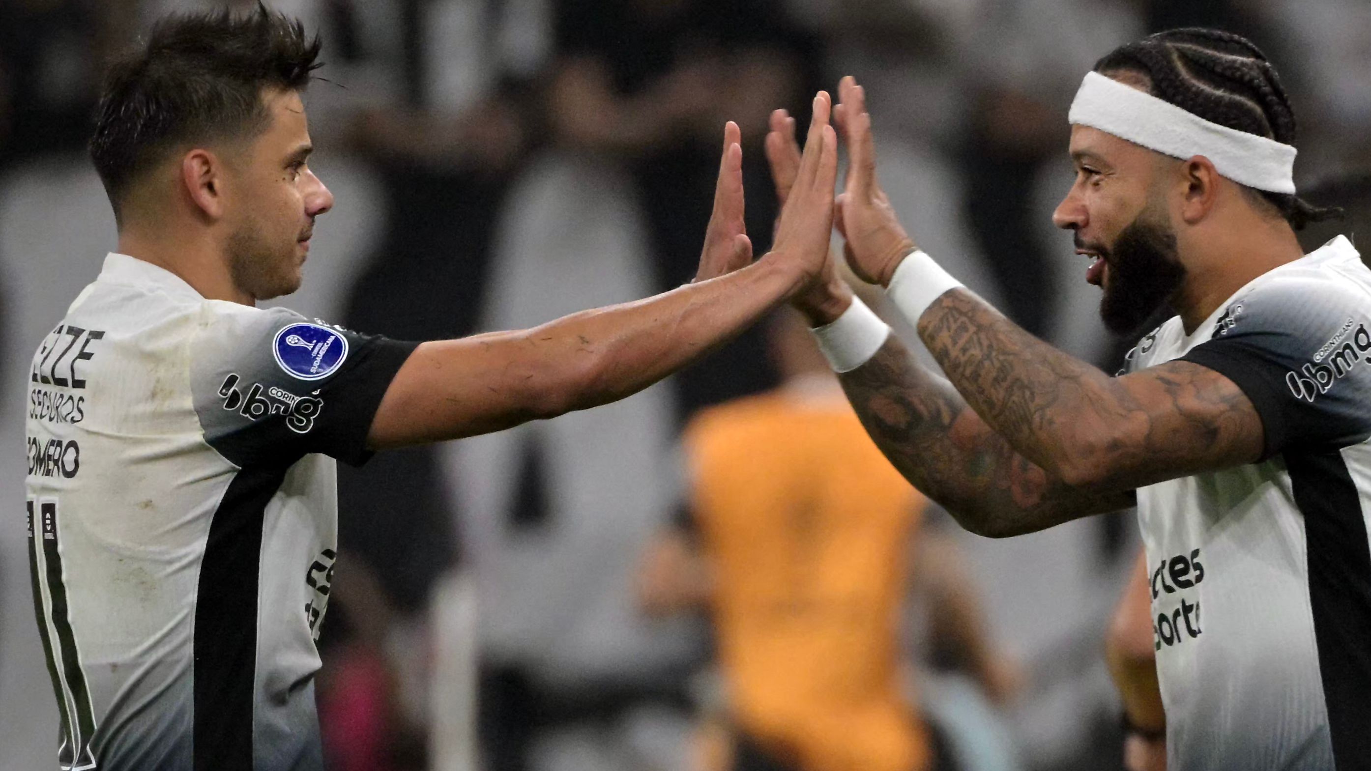 TOPSHOT-FBL-SUDAMERICANA-CORINTHIANS-FORTALEZA