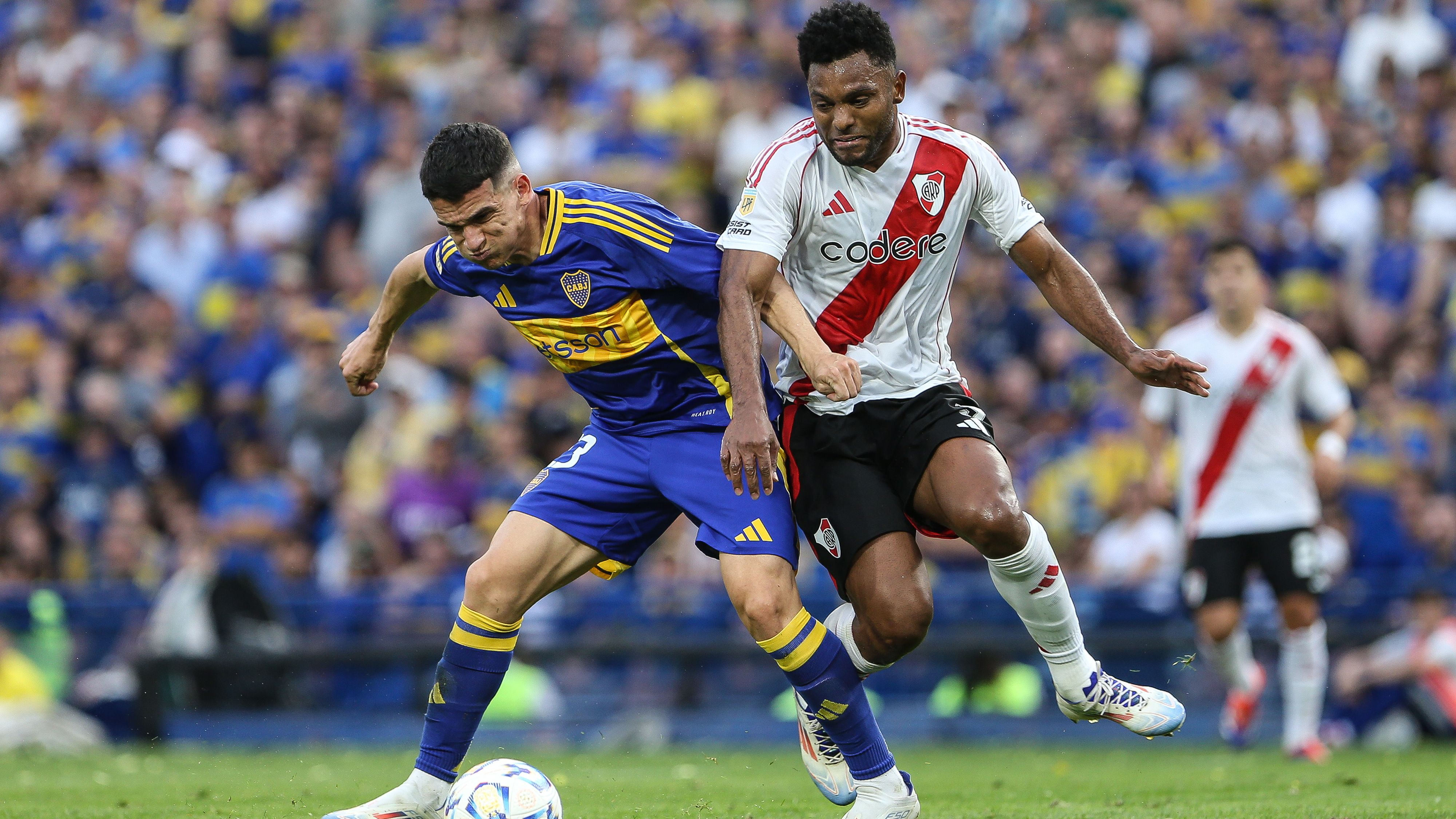 Boca Juniors v River Plate - Liga Profesional 2024