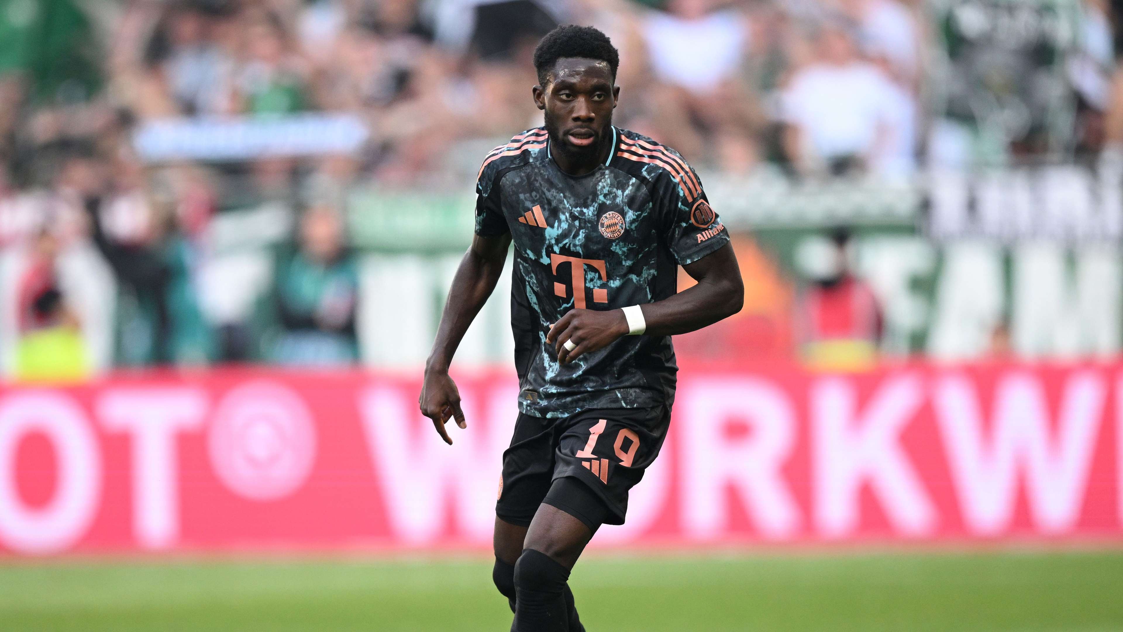 Man Utd & Real Madrid to miss out on Alphonso Davies as Bayern star takes big step towards deciding future | Goal.com