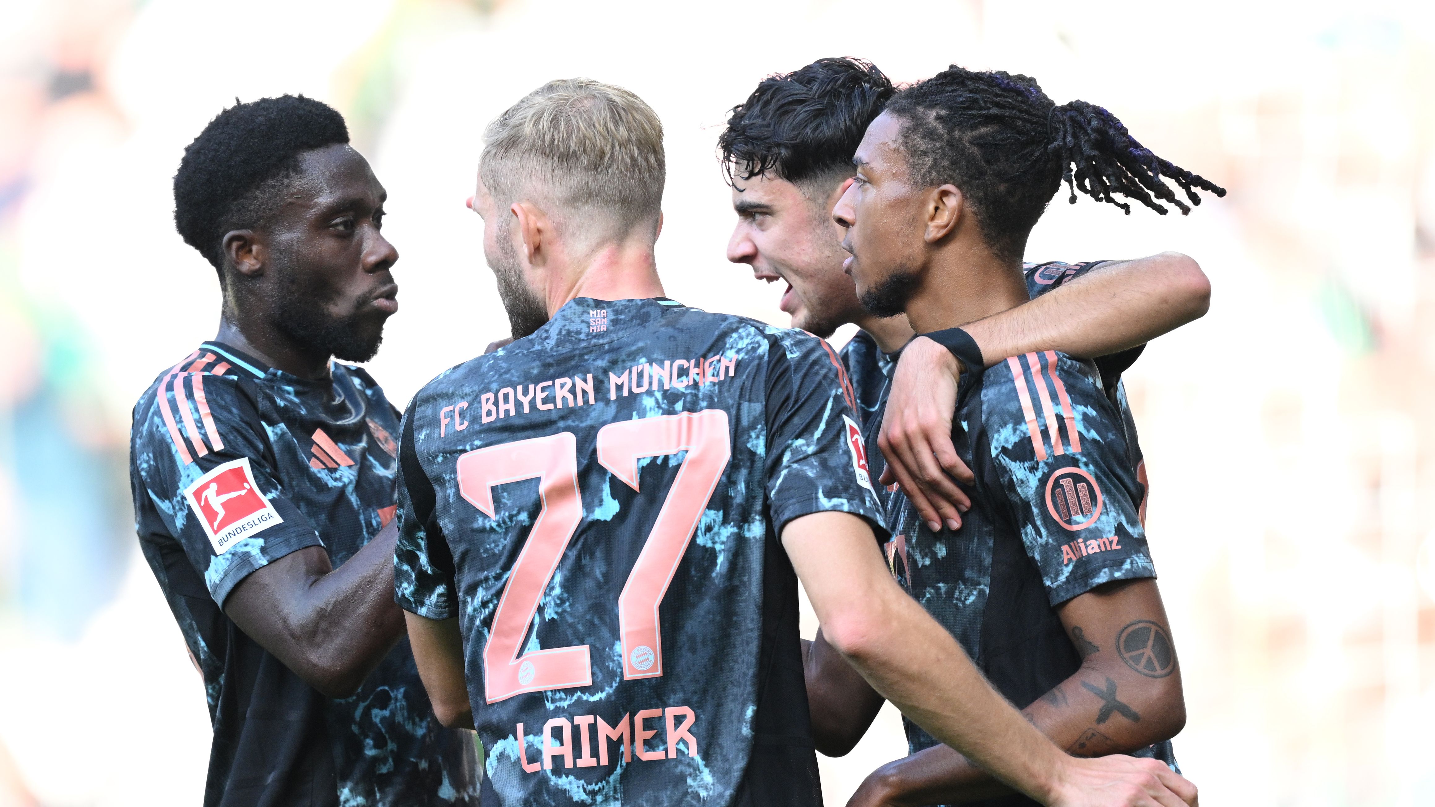 SV Werder Bremen v FC Bayern München - Bundesliga