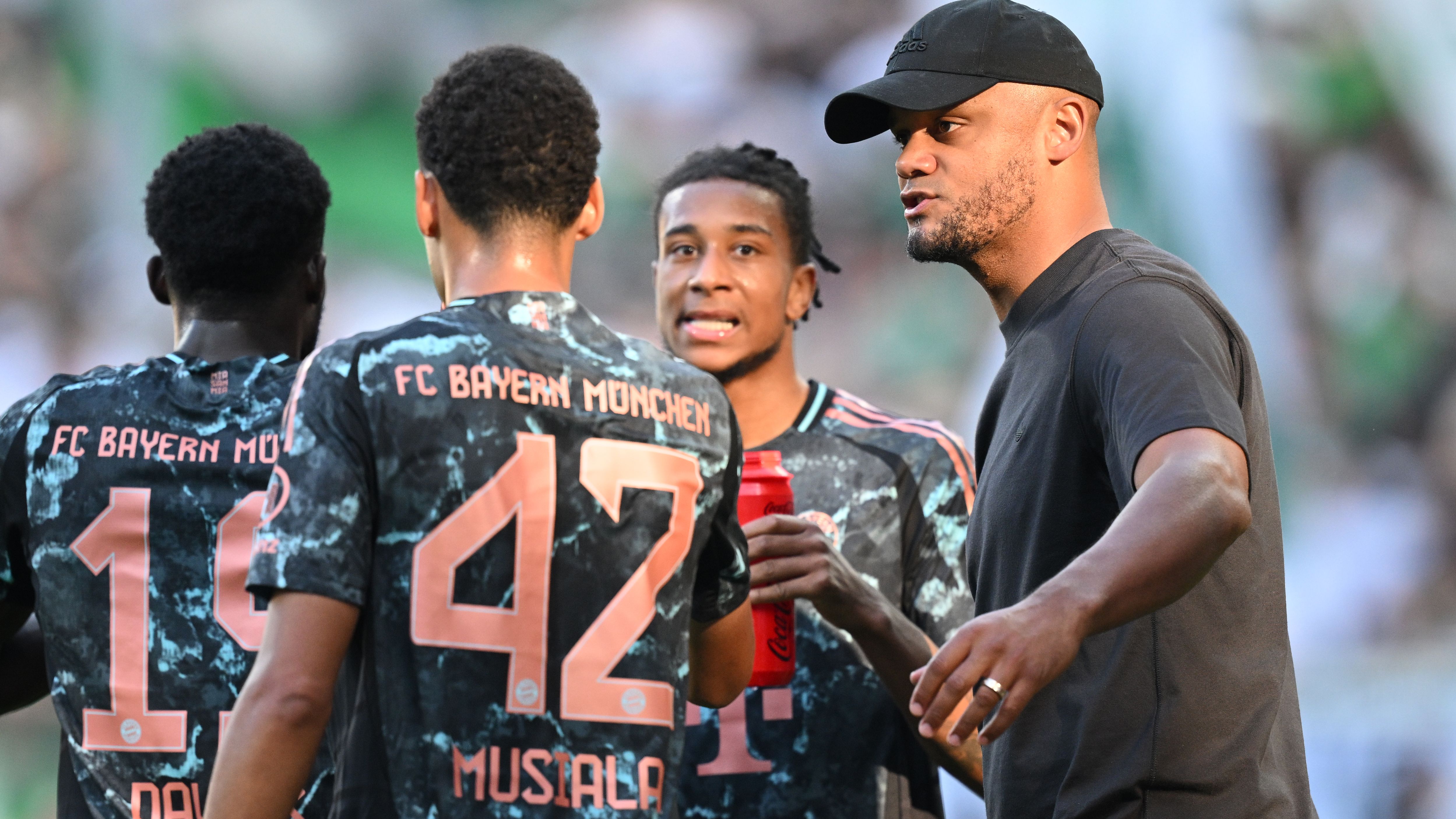 SV Werder Bremen v FC Bayern München - Bundesliga