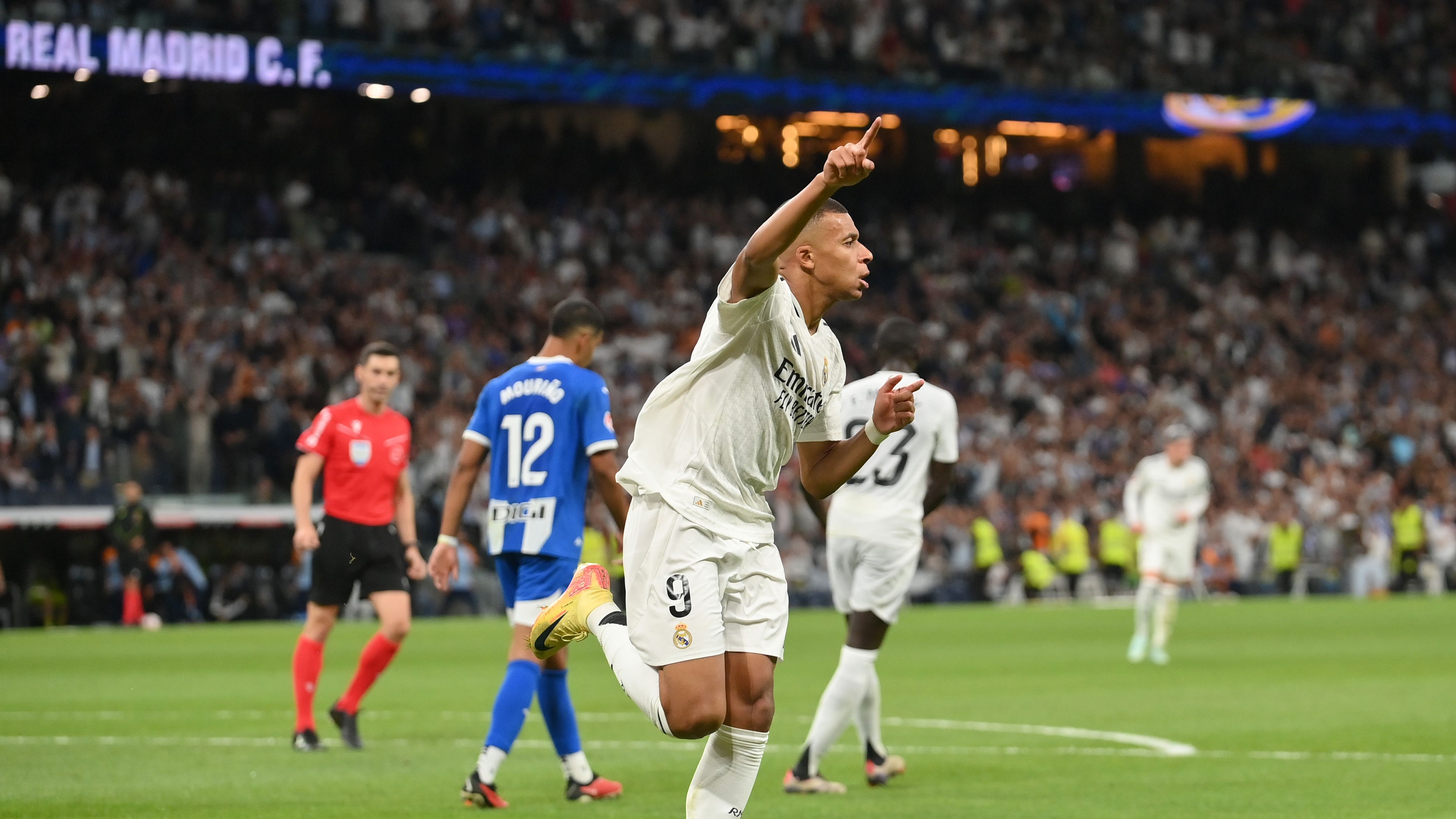 Real Madrid 3-2 Deportivo Alaves: Los Blancos Perpanjang Rekor Tak Terkalahkan Di LaLiga