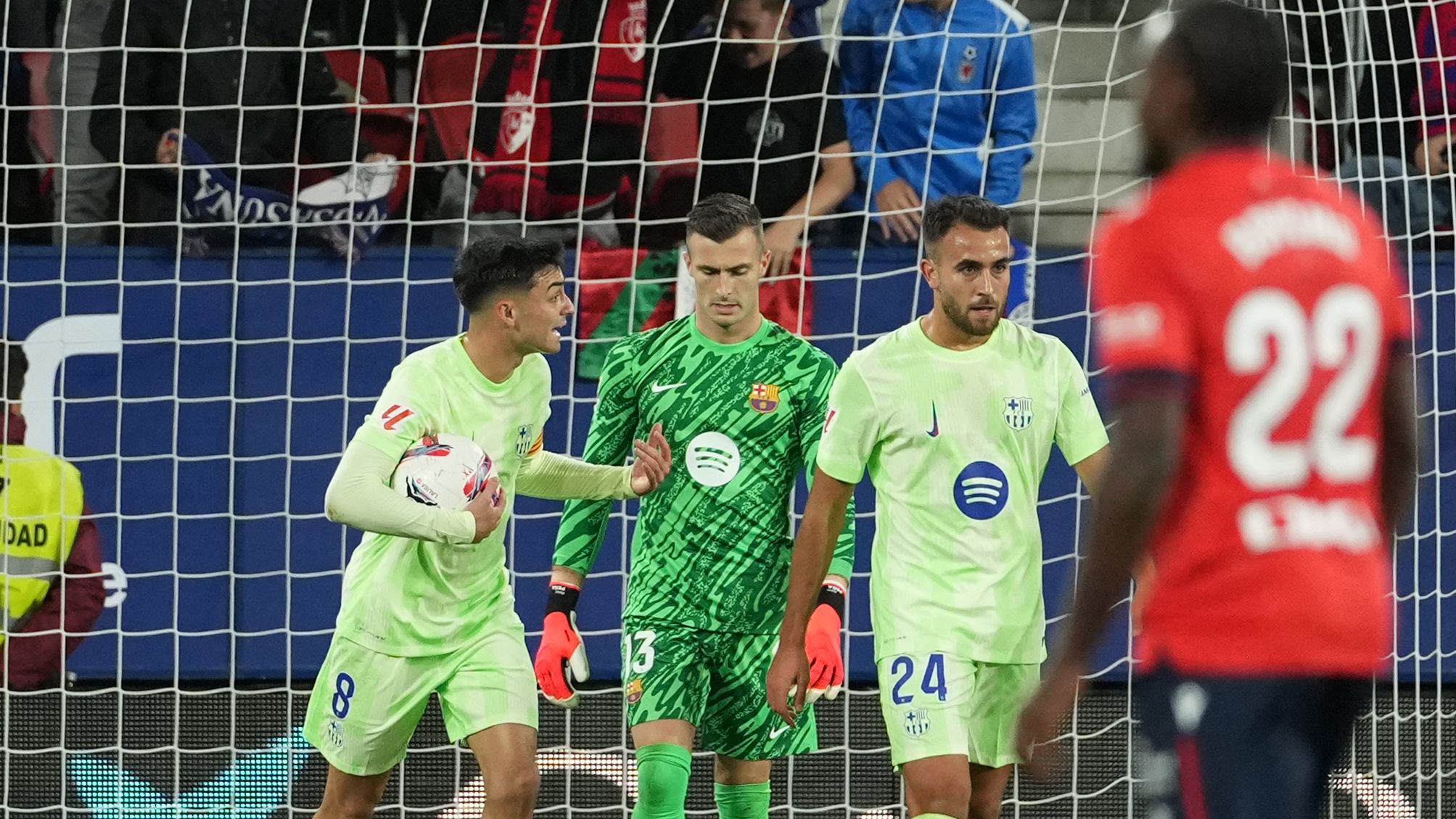 FBL-ESP-LIGA-OSASUNA-BARCELONA