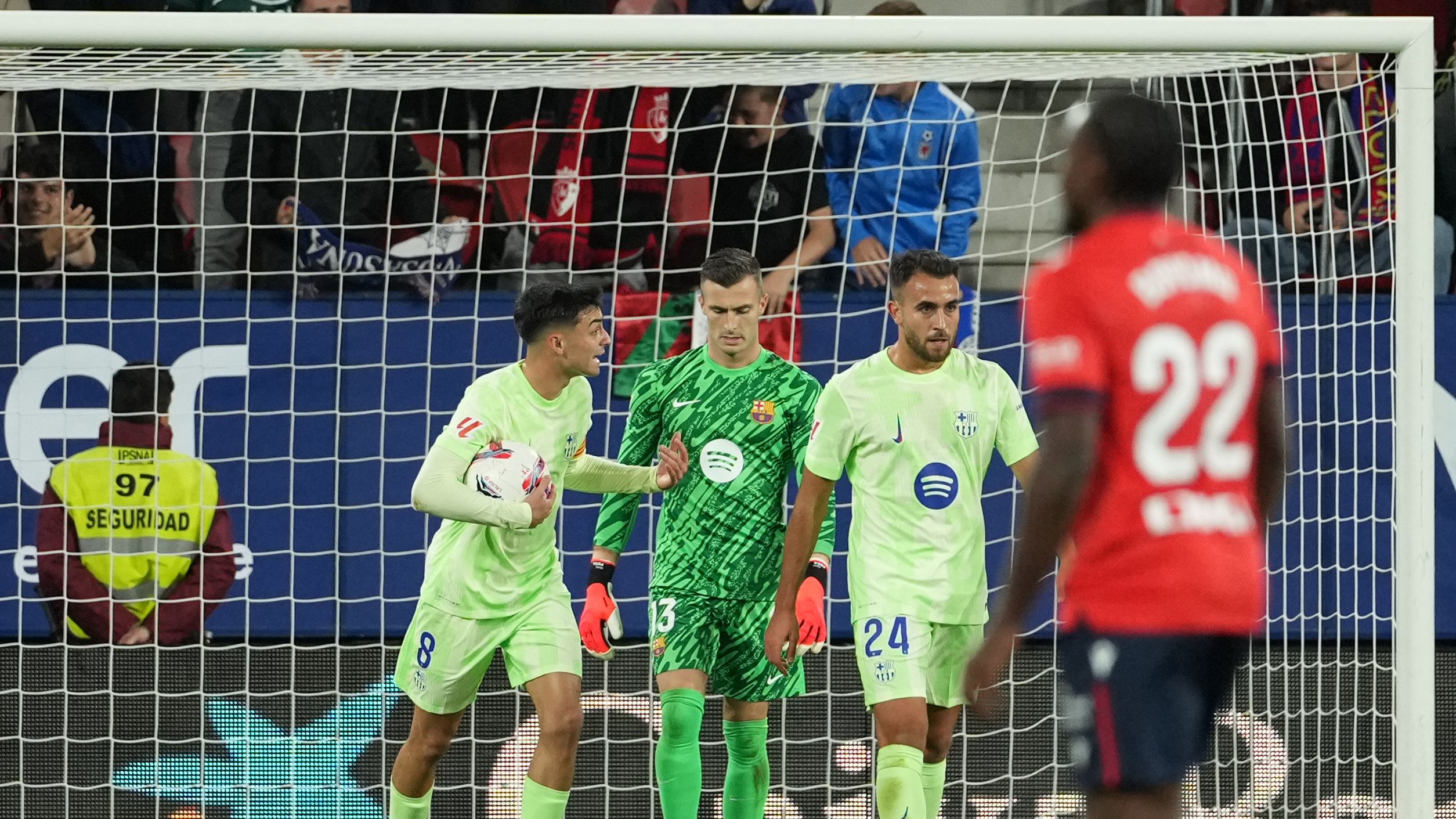 FBL-ESP-LIGA-OSASUNA-BARCELONA