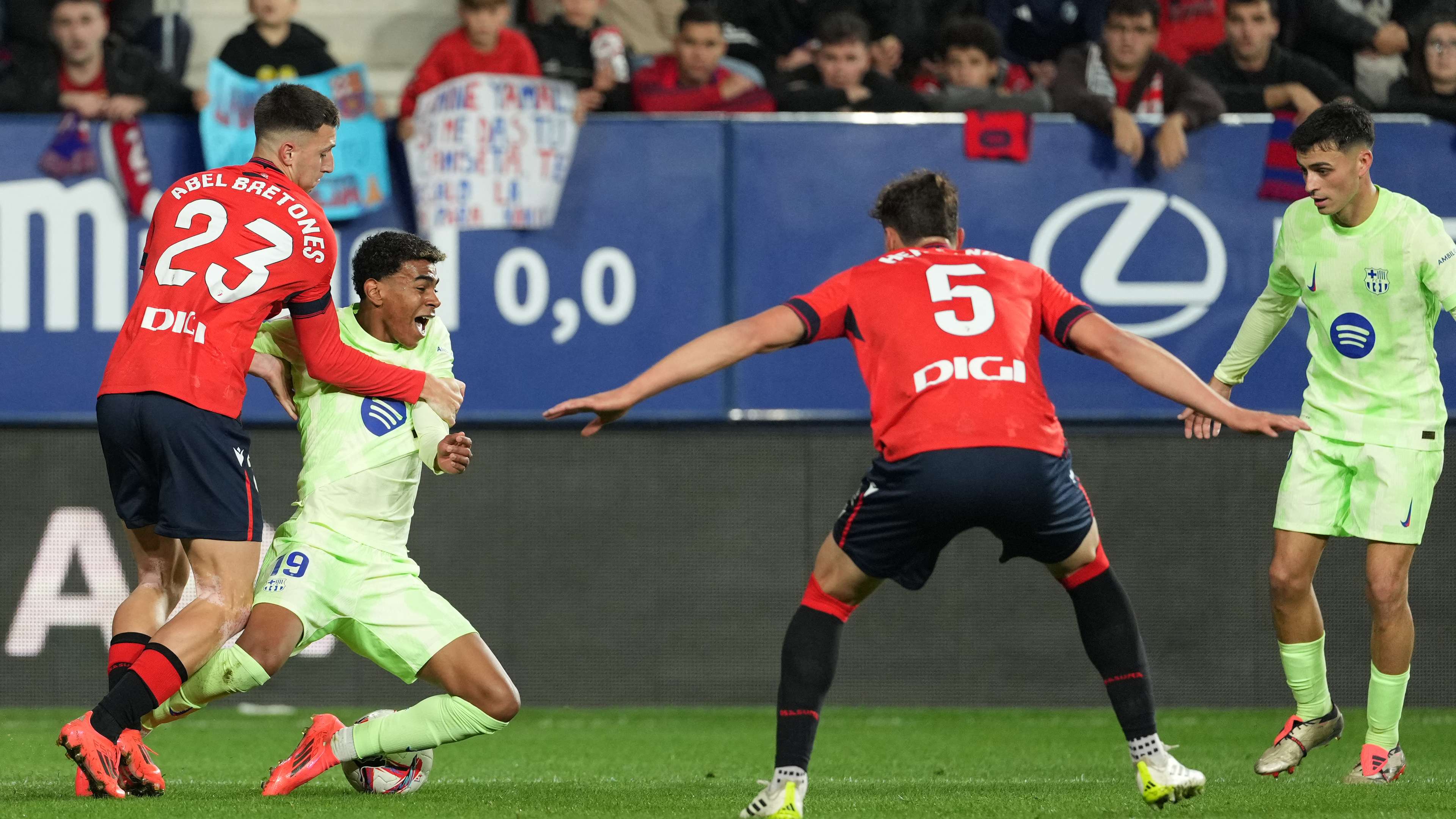 FBL-ESP-LIGA-OSASUNA-BARCELONA