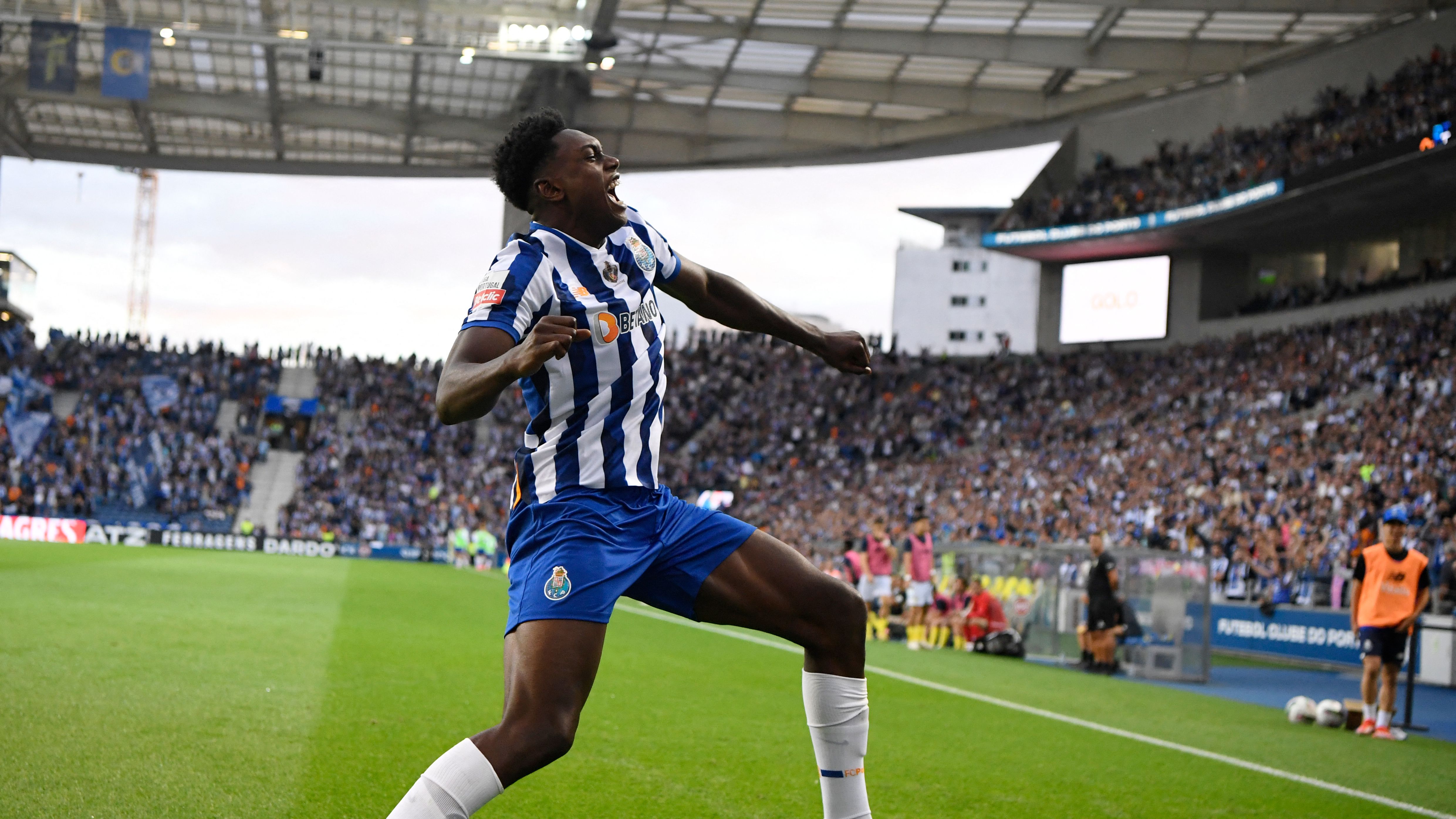 FBL-POR-LIGA-PORTO-AROUCA