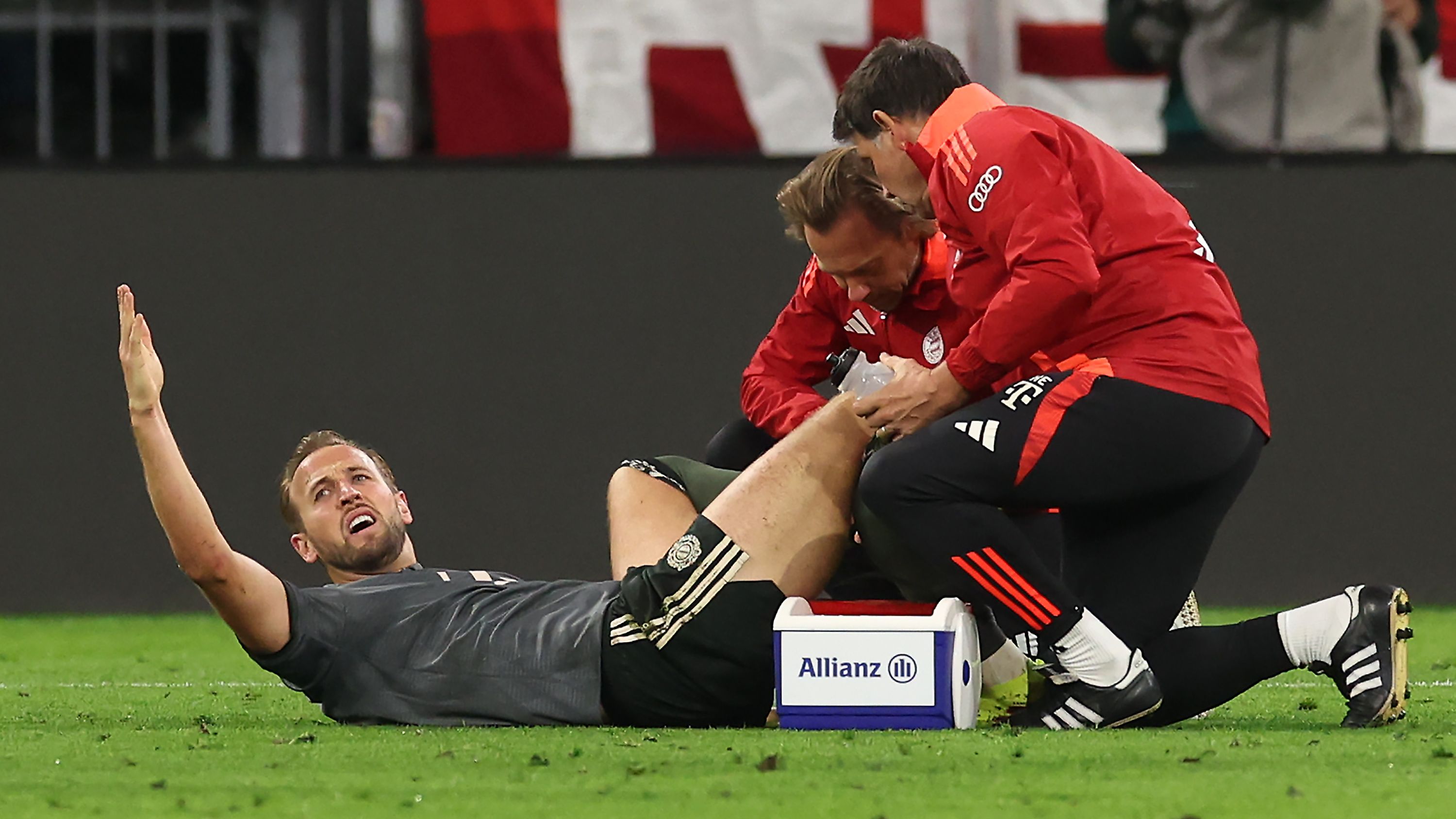 FC Bayern München v Bayer 04 Leverkusen - Bundesliga