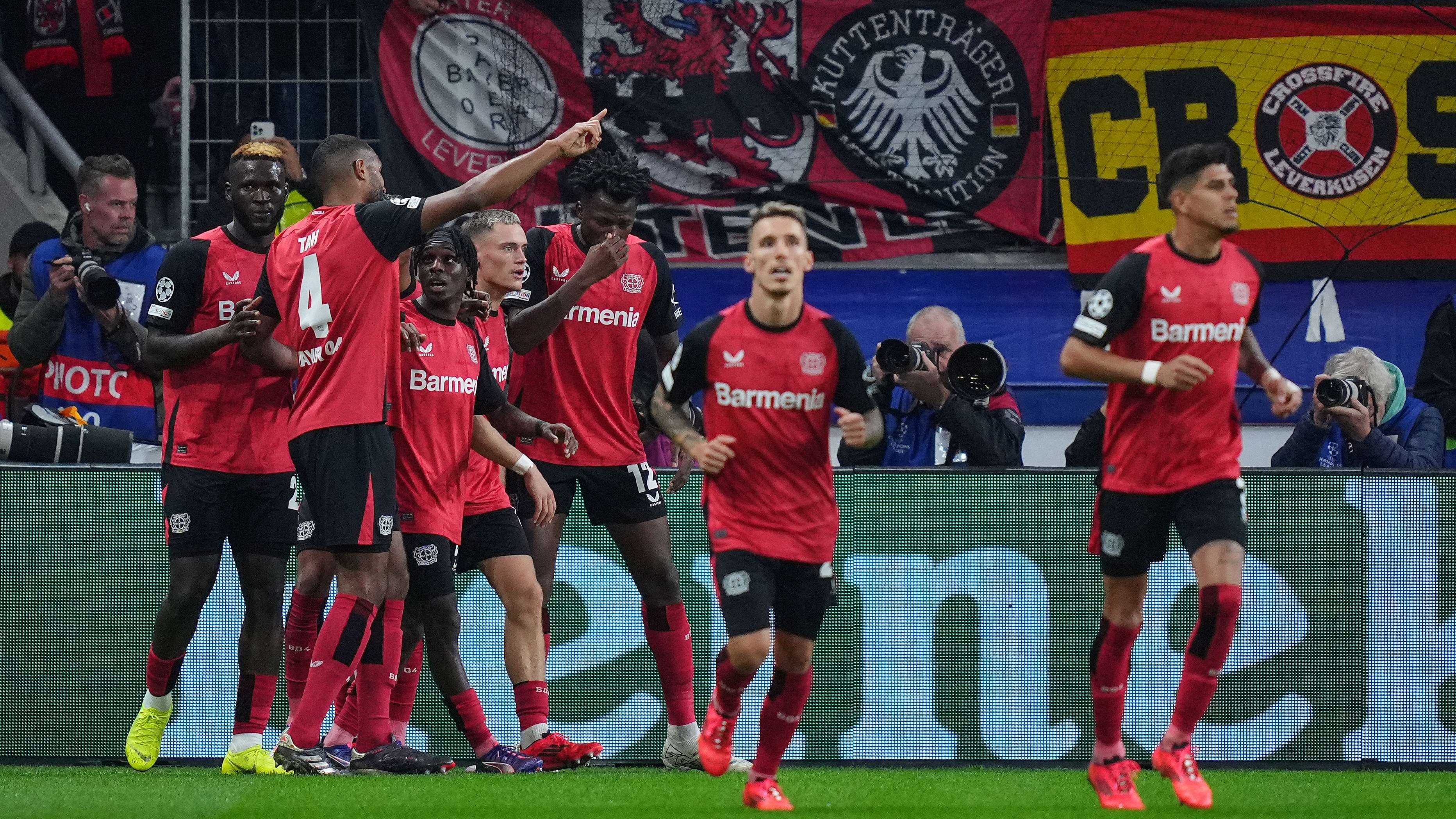 TOPSHOT-FBL-EUR-C1-LEVERKUSEN-MILAN